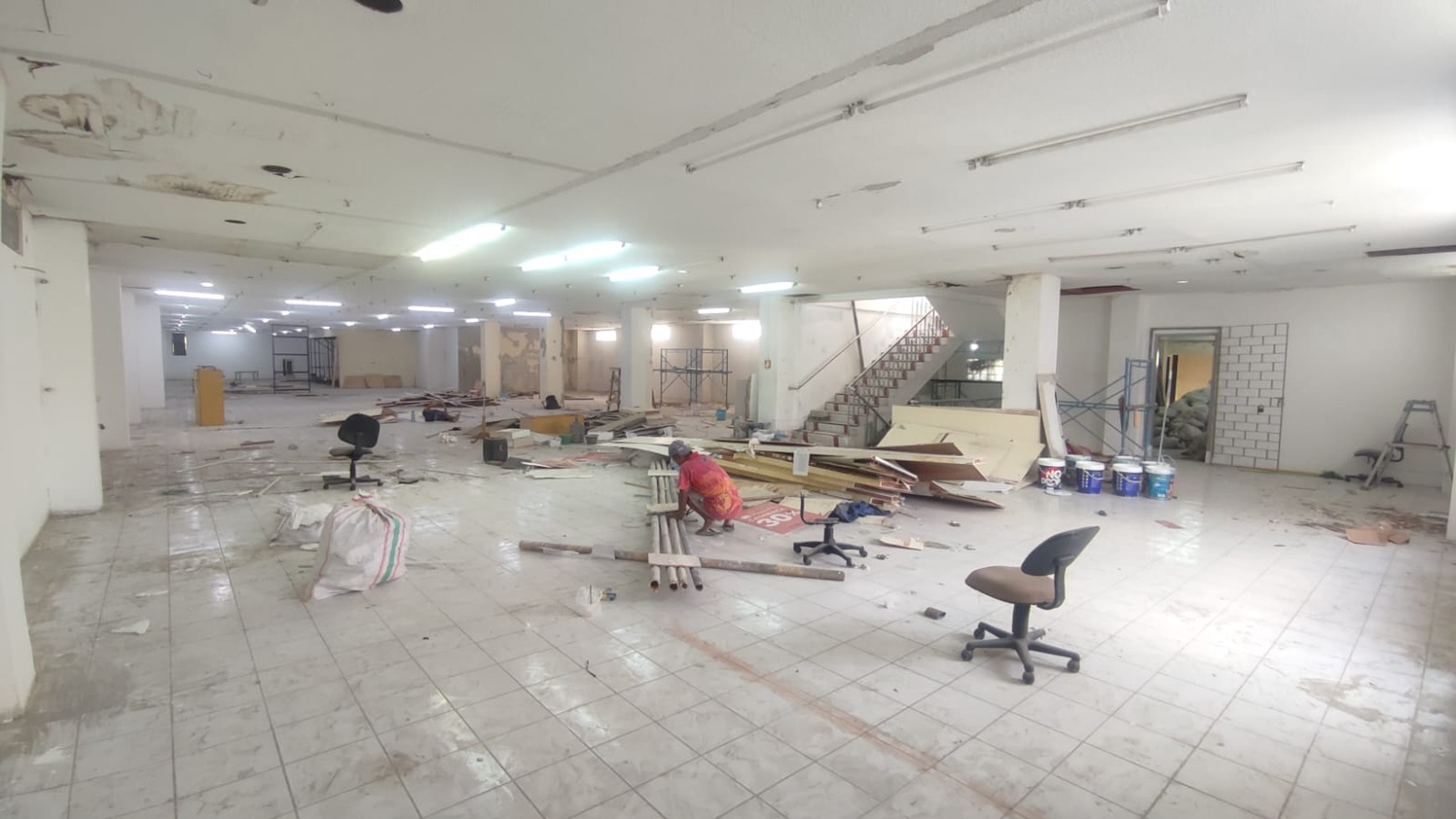 Ruang Usaha 4 Lantai Lokasi Premium Daerah Wisata Malioboro Yogyakarta
