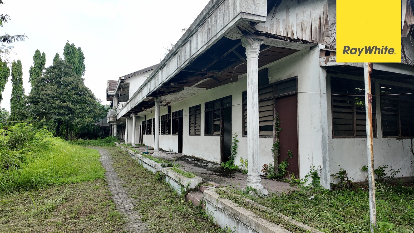 Disewakan Gedung 2 lantai di Nol Jalan A Yani Surabaya Selatan