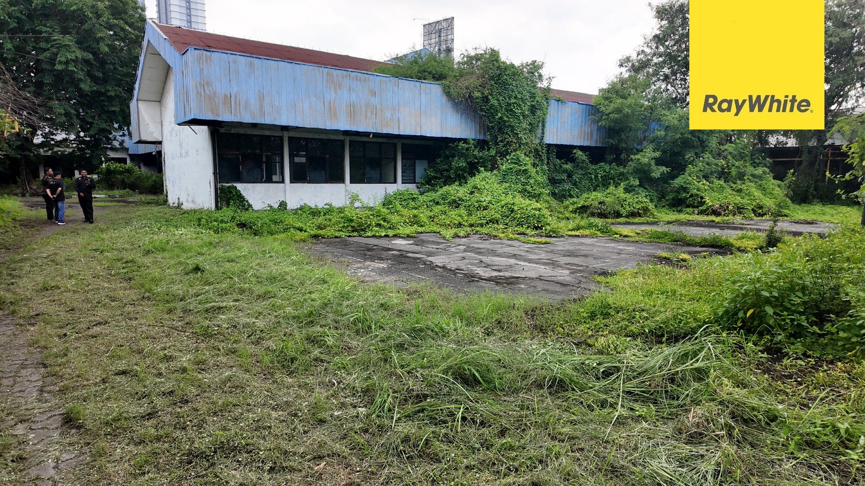 Disewakan Gedung 2 lantai di Nol Jalan A Yani Surabaya Selatan