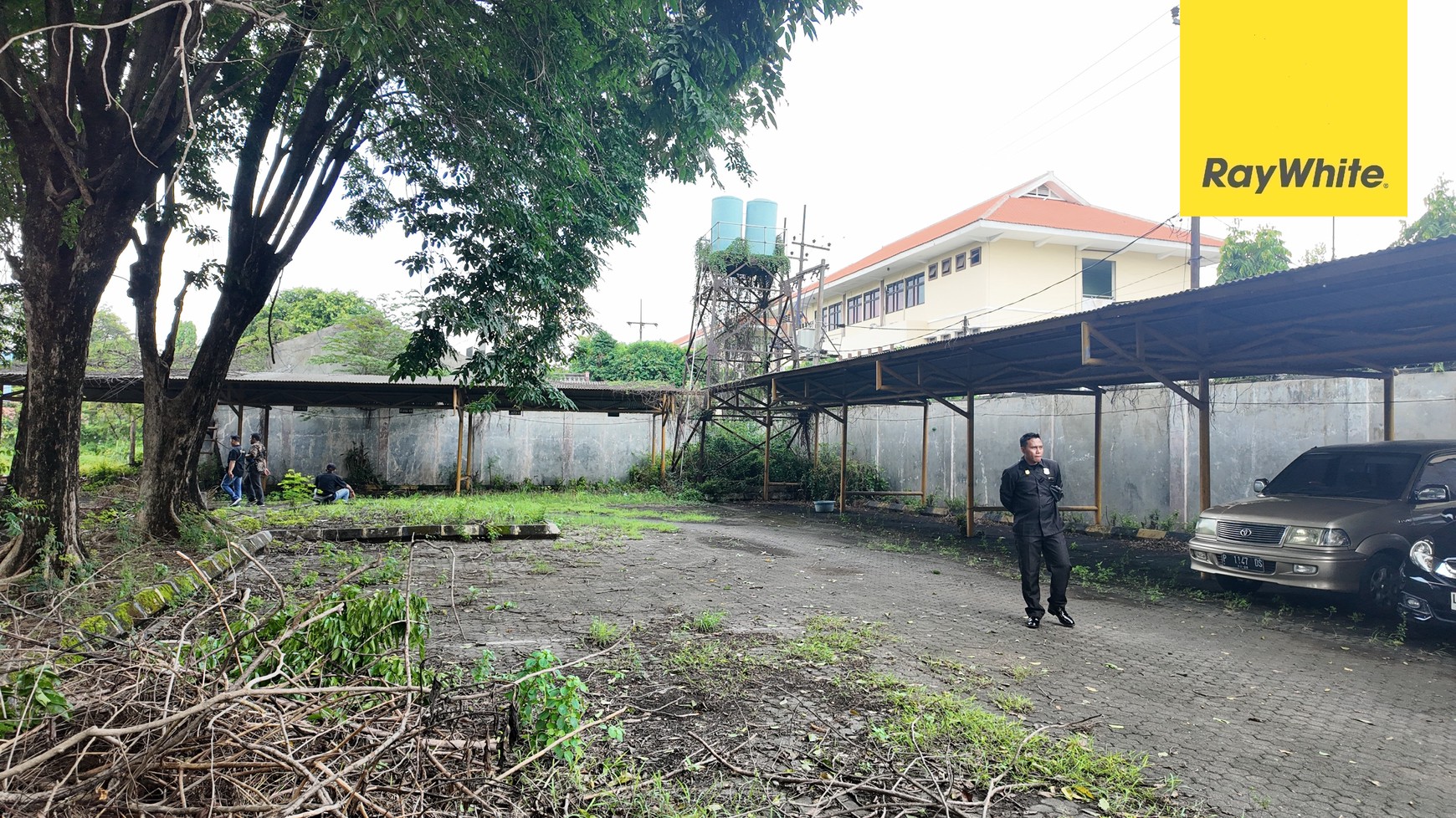 Disewakan Gedung 2 lantai di Nol Jalan A Yani Surabaya Selatan
