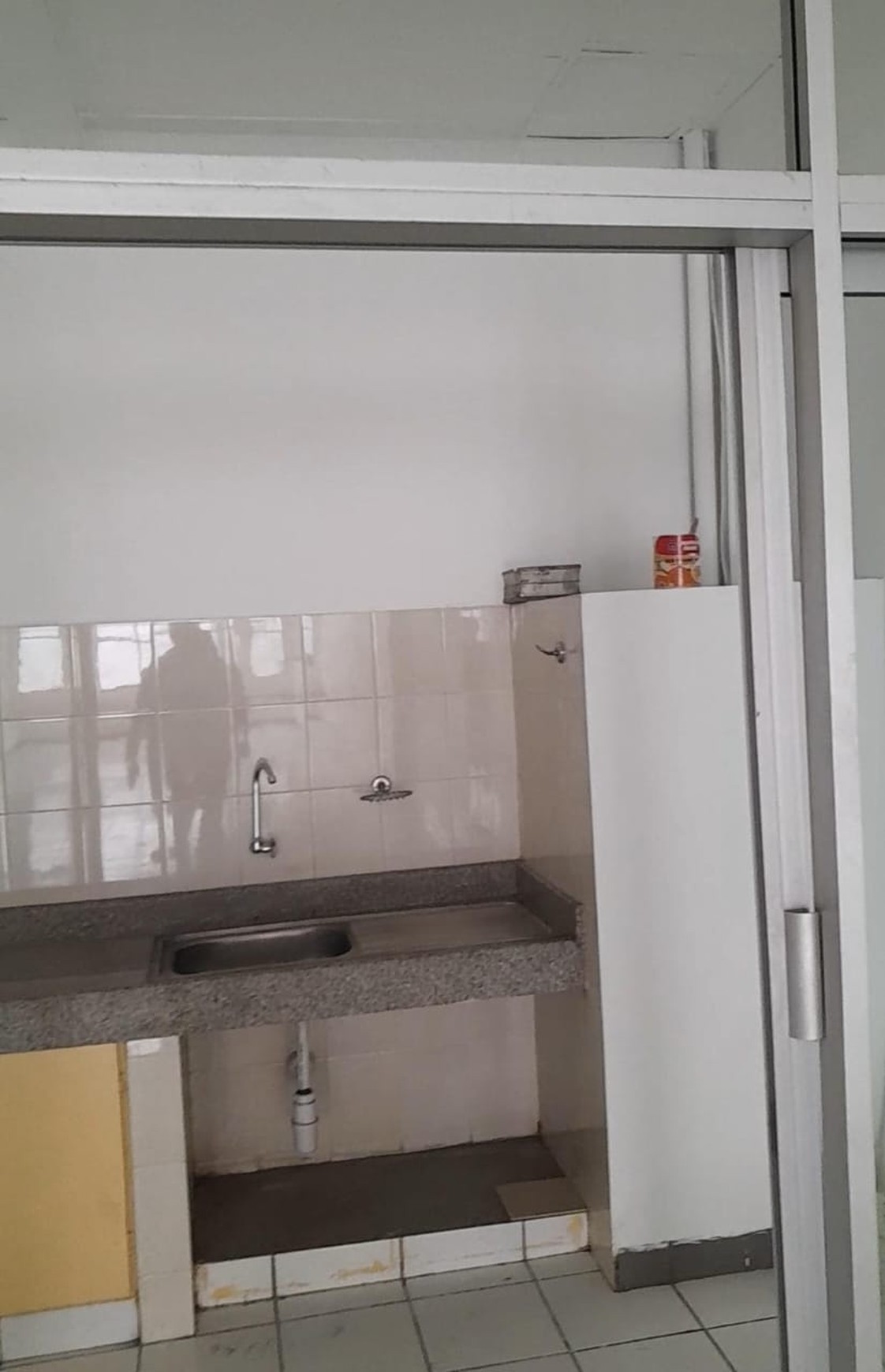 Ruko Red Top Disewakan ,Lokasi Ditengah Kota Jakarta Pusat