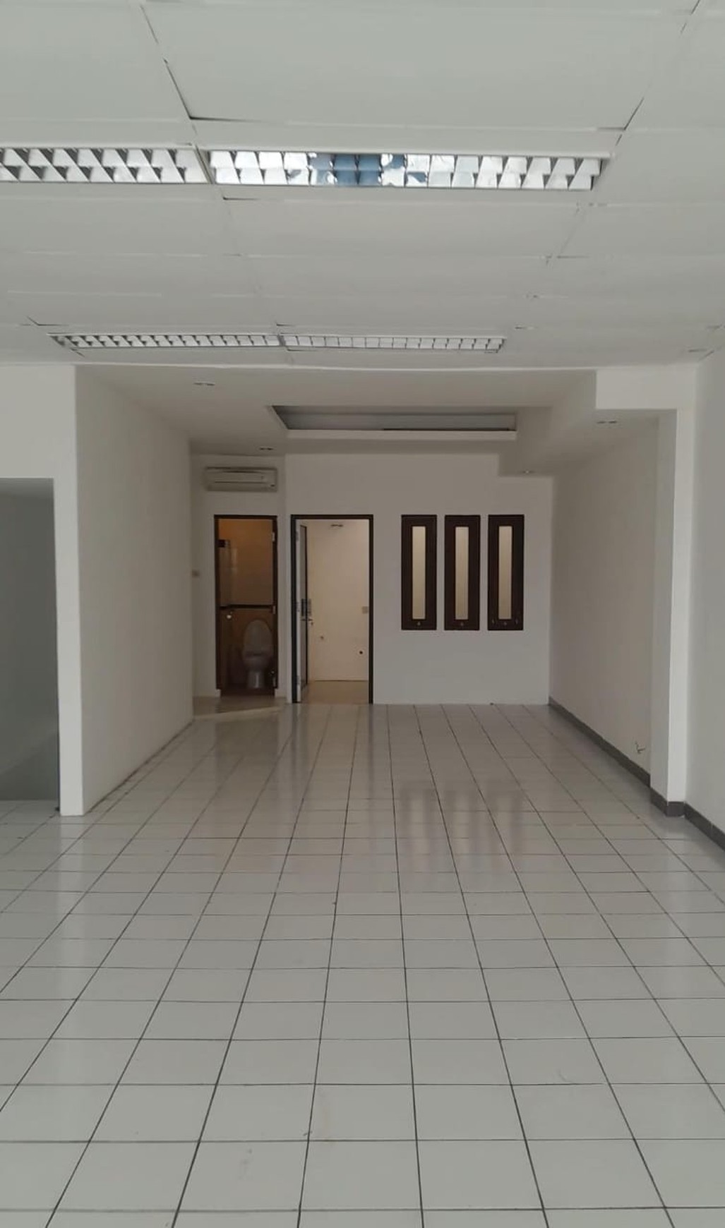 Ruko Red Top Disewakan ,Lokasi Ditengah Kota Jakarta Pusat