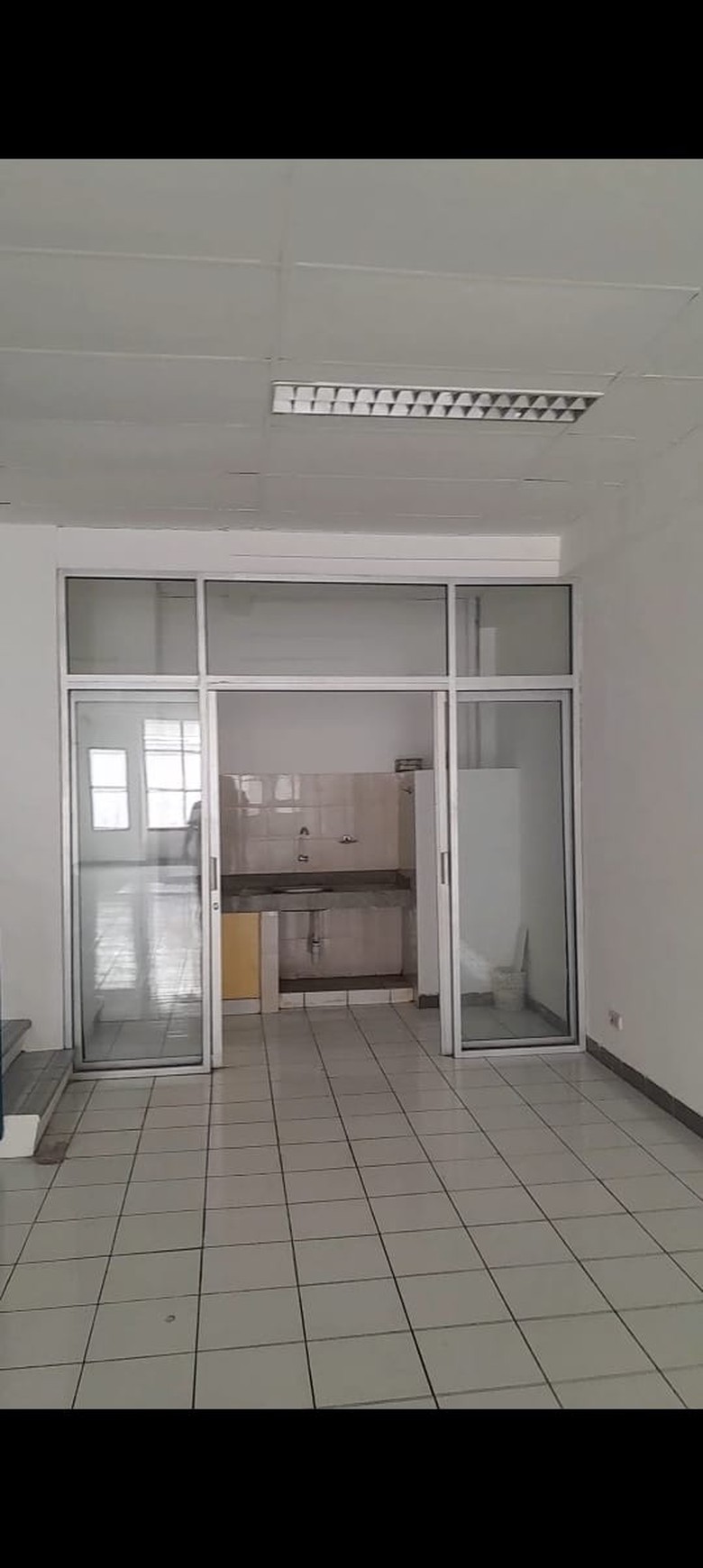 Ruko Red Top Disewakan ,Lokasi Ditengah Kota Jakarta Pusat