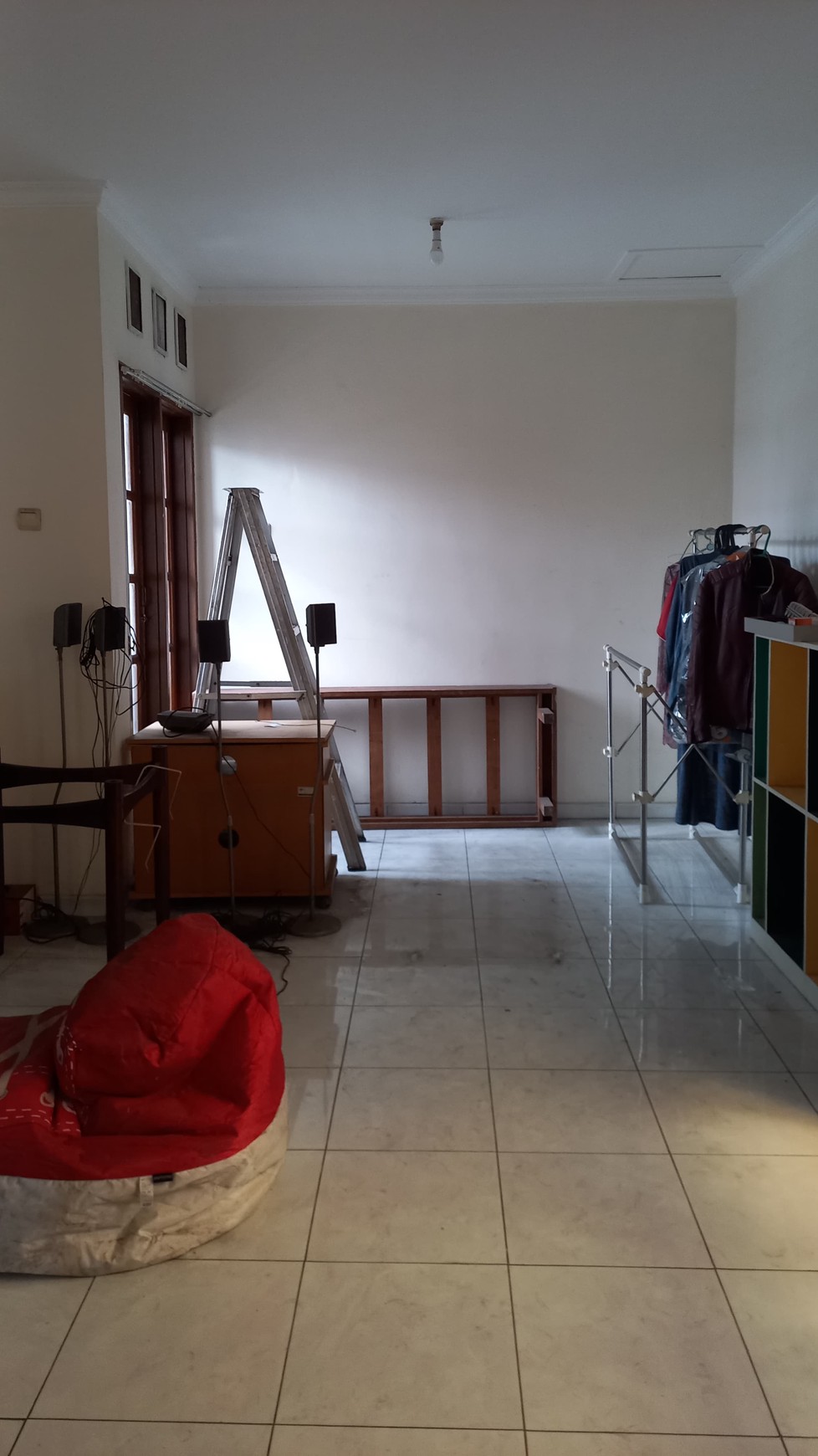 Rumah Sektor 1 Bintaro JakSek jalan utama, bisa pakai usaha...