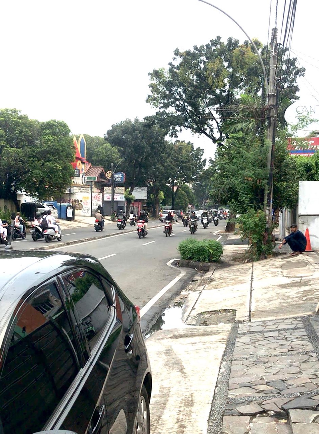 Ruang Usaha Samping Rumah Pinggir Jalan Bintaro Utama Sektor 3 Siap Pakai
