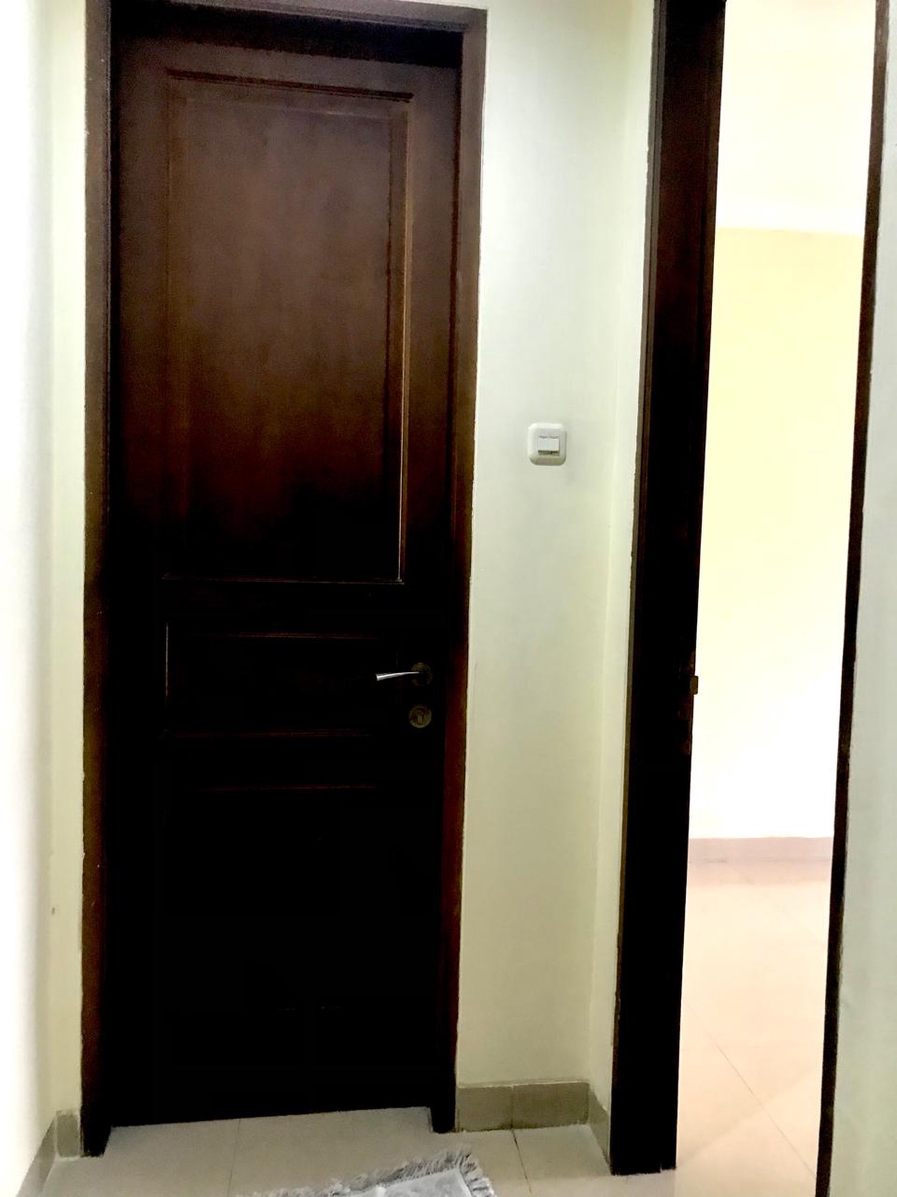 Ruang Usaha Samping Rumah Pinggir Jalan Bintaro Utama Sektor 3 Siap Pakai