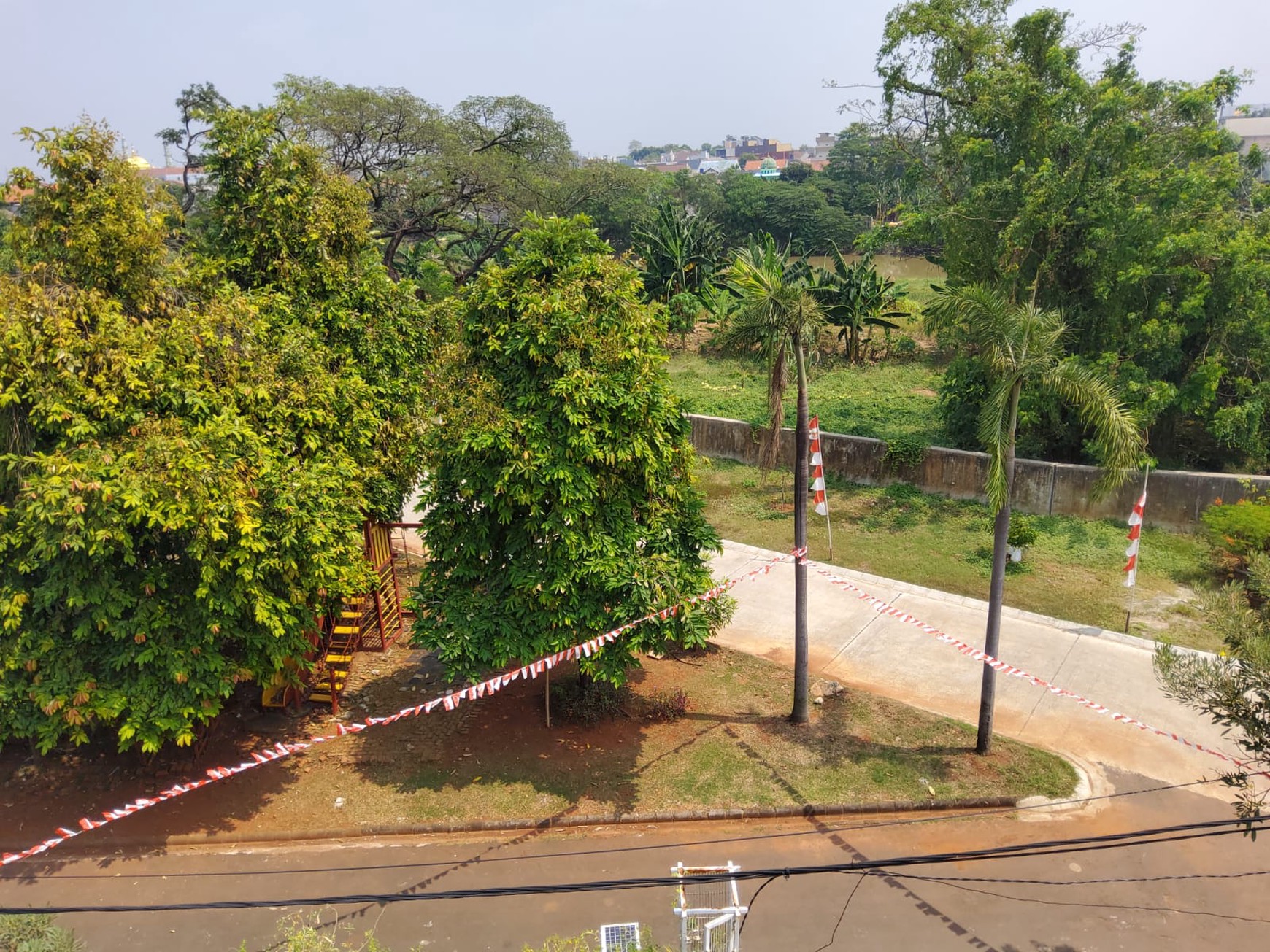 Dijual Rumah Mewah & Luas di Kemang Pratama 1 Extension, Rawabuntu - Kota Bekasi