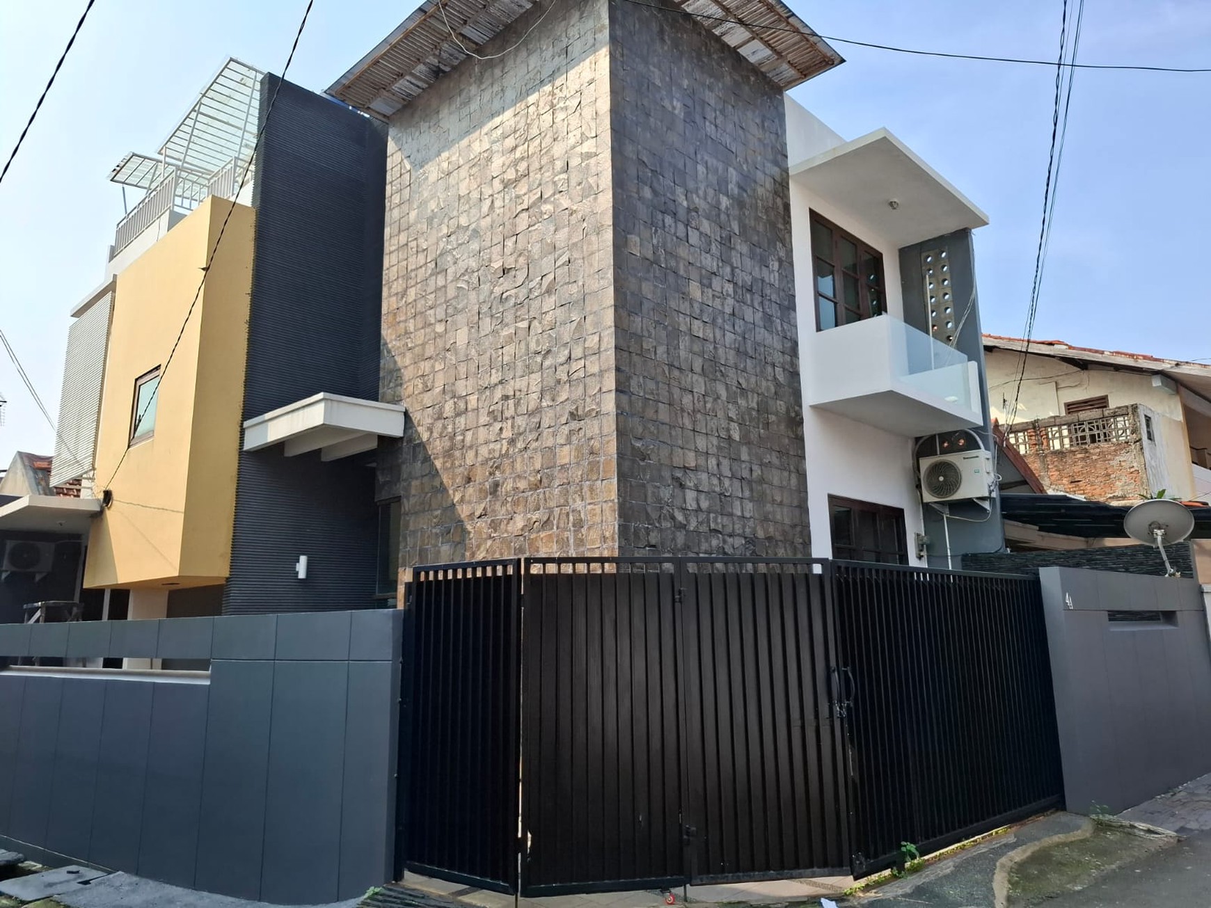 Rumah siap Huni 2.5 Lantai di Tebet Barat 