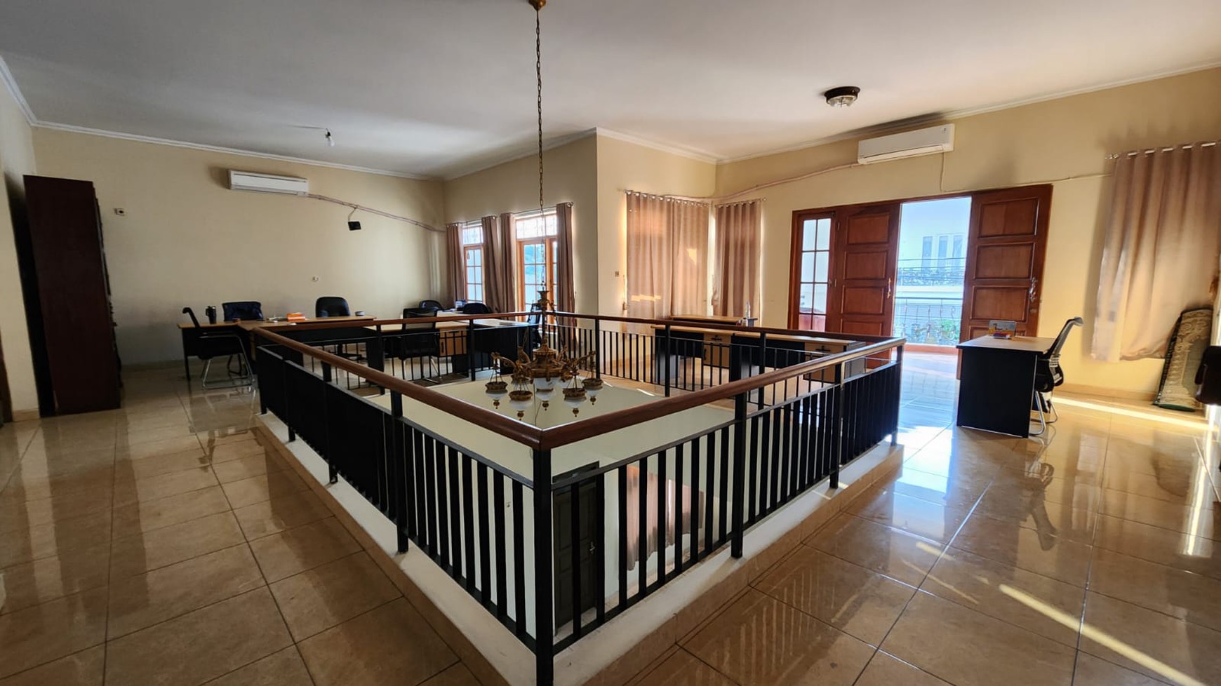 Rumah Cocok untuk Hunian/ Kantor di Komplek Garuda Kalibata Selatan