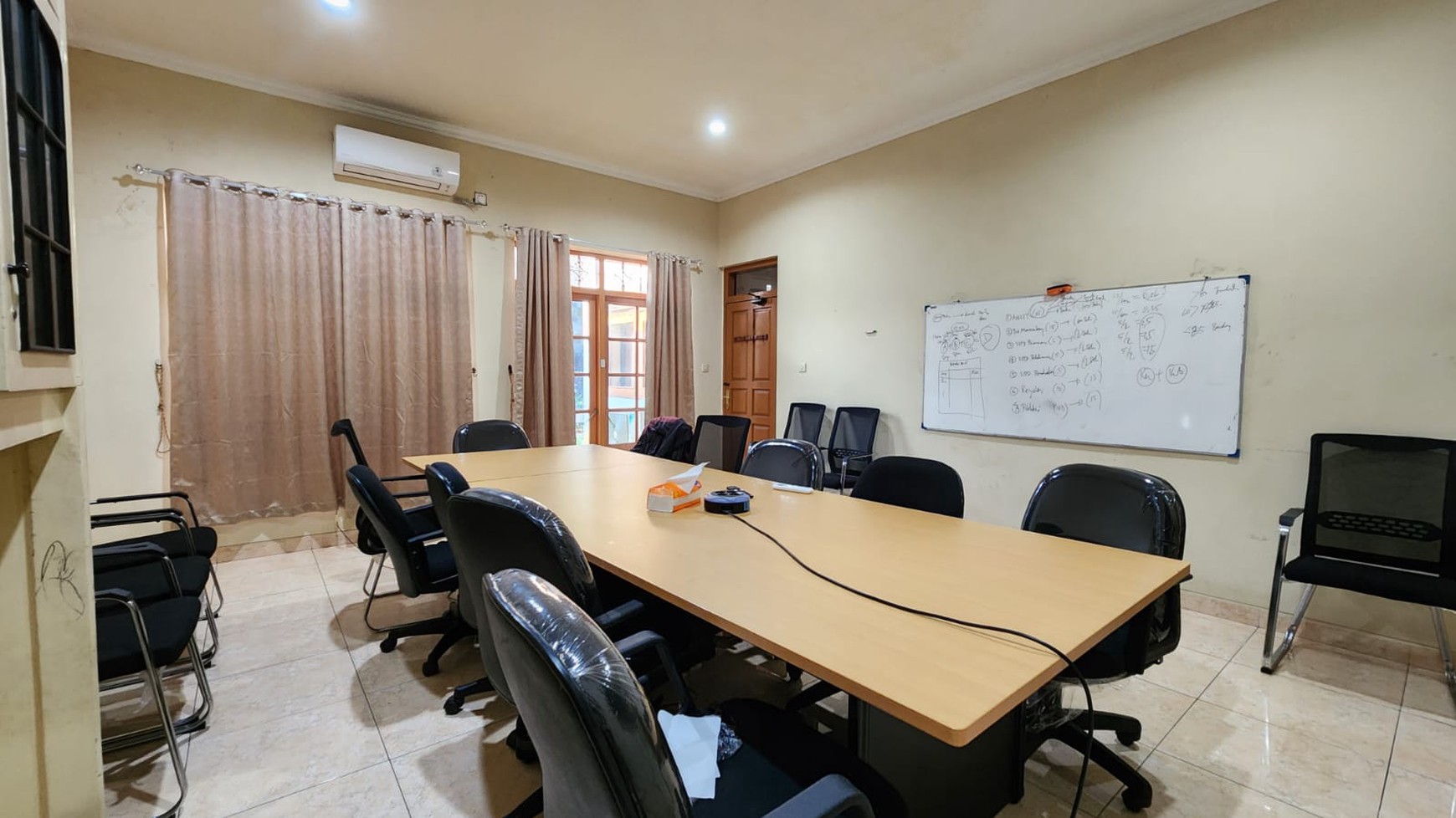 Rumah Cocok untuk Hunian/ Kantor di Komplek Garuda Kalibata Selatan