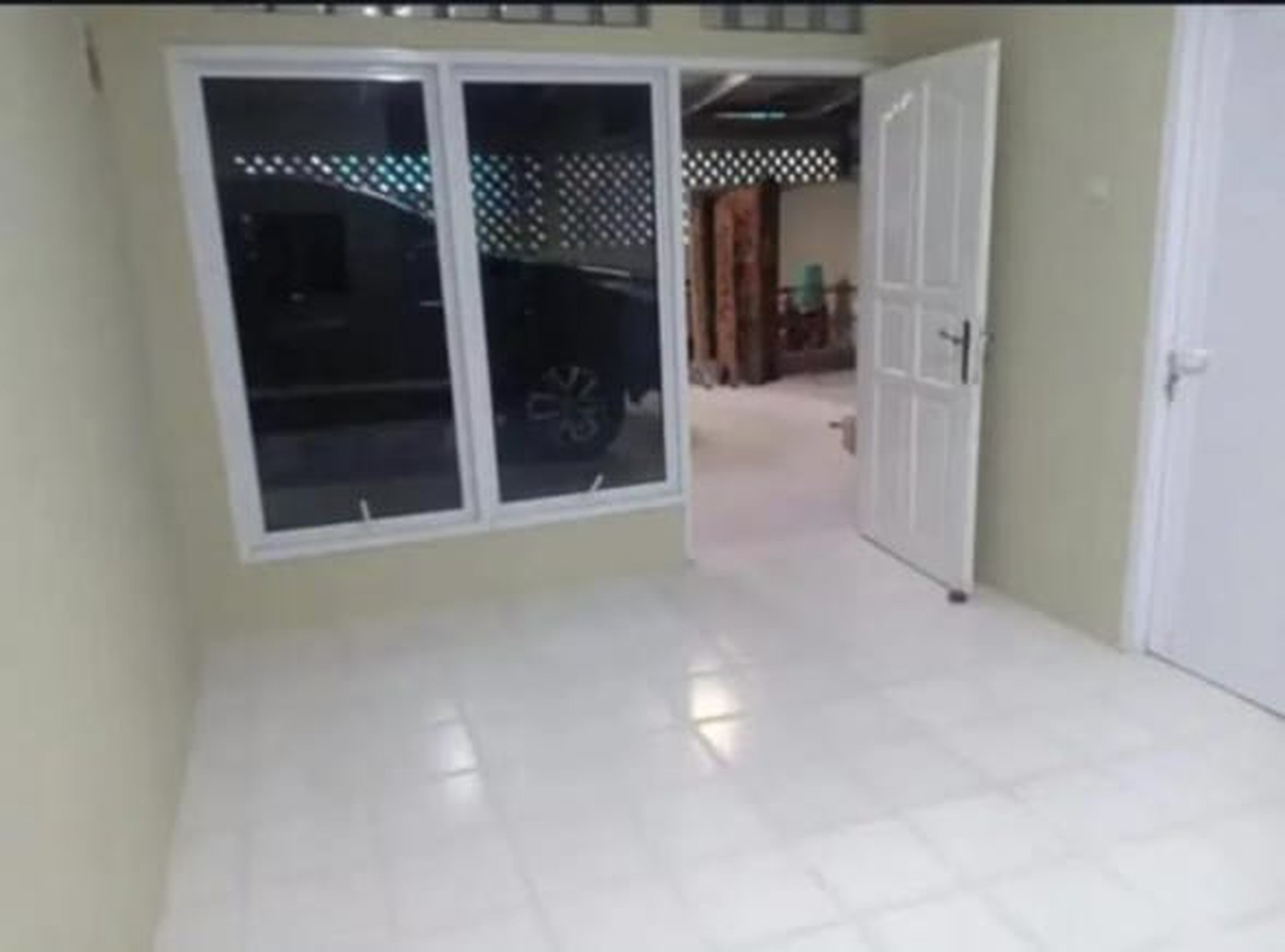 Disewakan Rumah Hook Bonus Furniture di Bintaro