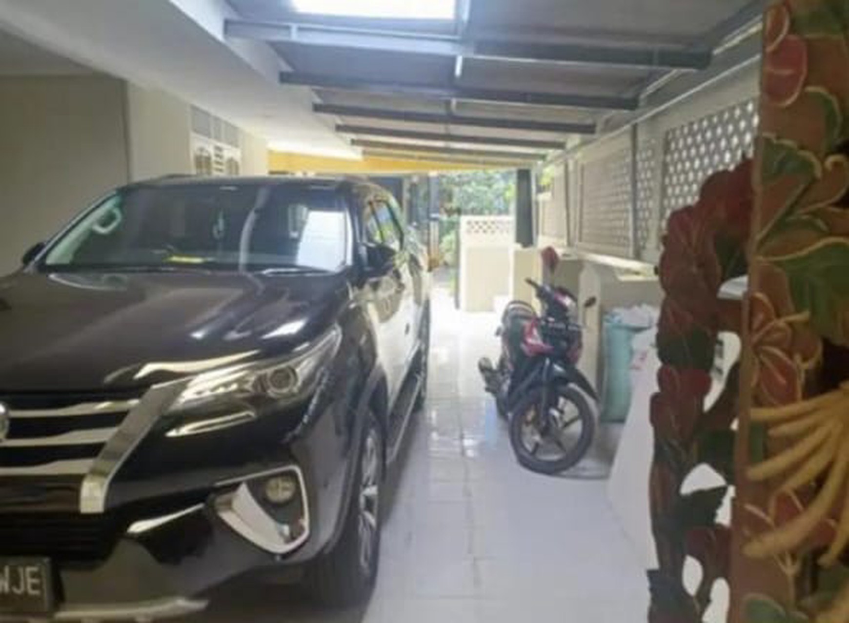 Dijual Rumah Hook Bonus Furniture di Bintaro