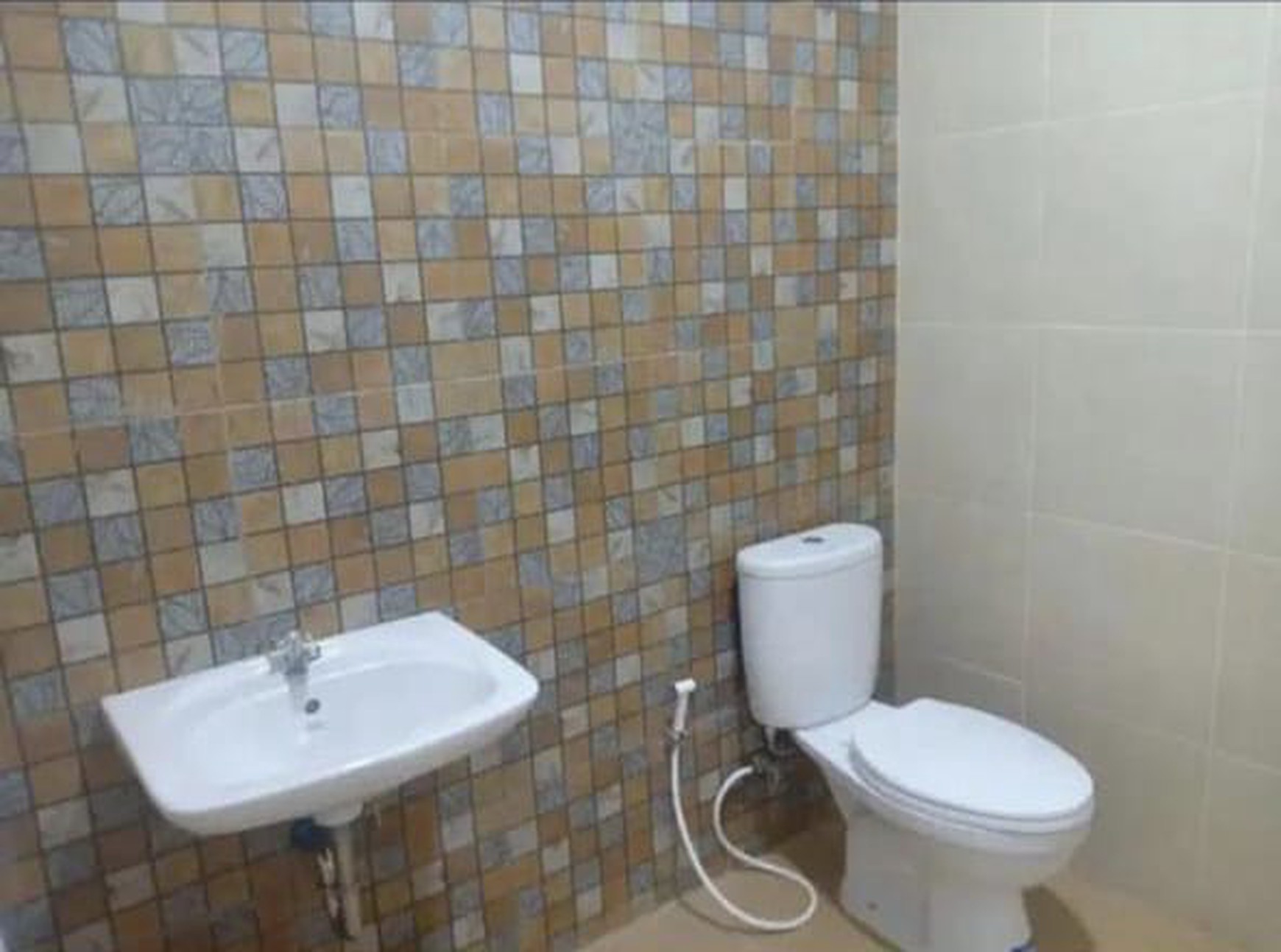 Dijual Rumah Hook Bonus Furniture di Bintaro