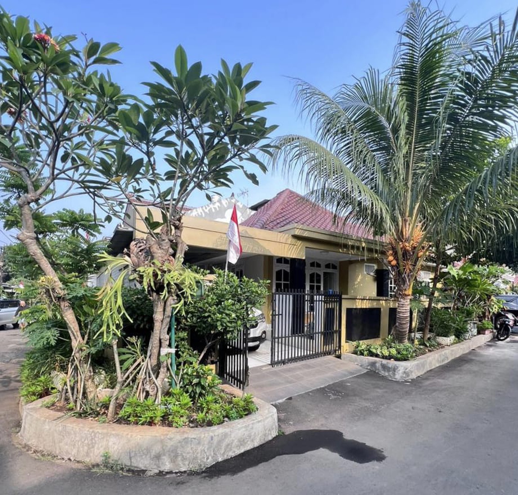 Dijual Rumah Hook Bonus Furniture di Bintaro