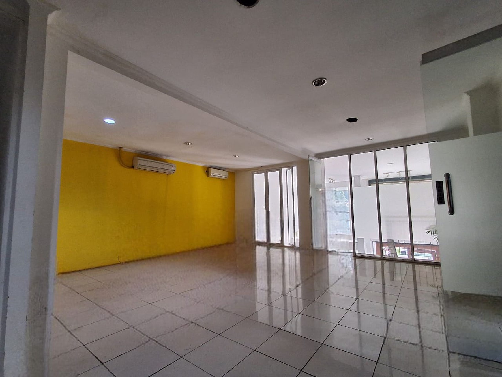 DISEWA RUMAH USAHA - 2 lantai Cikajang - Kebayoran Baru