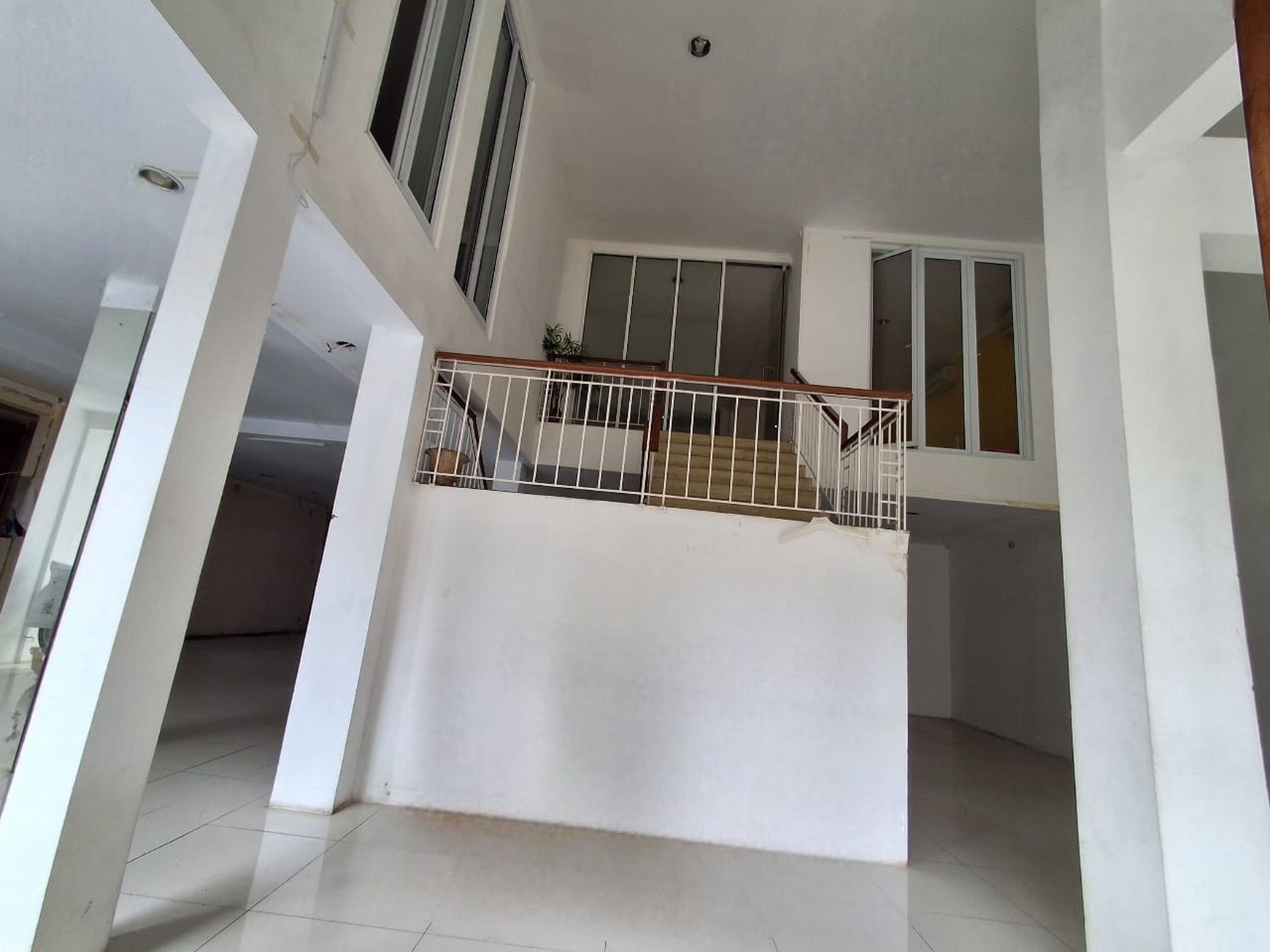 DISEWA RUMAH USAHA - 2 lantai Cikajang - Kebayoran Baru
