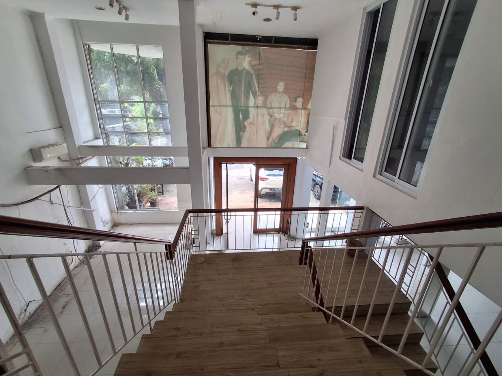 DISEWA RUMAH USAHA - 2 lantai Cikajang - Kebayoran Baru