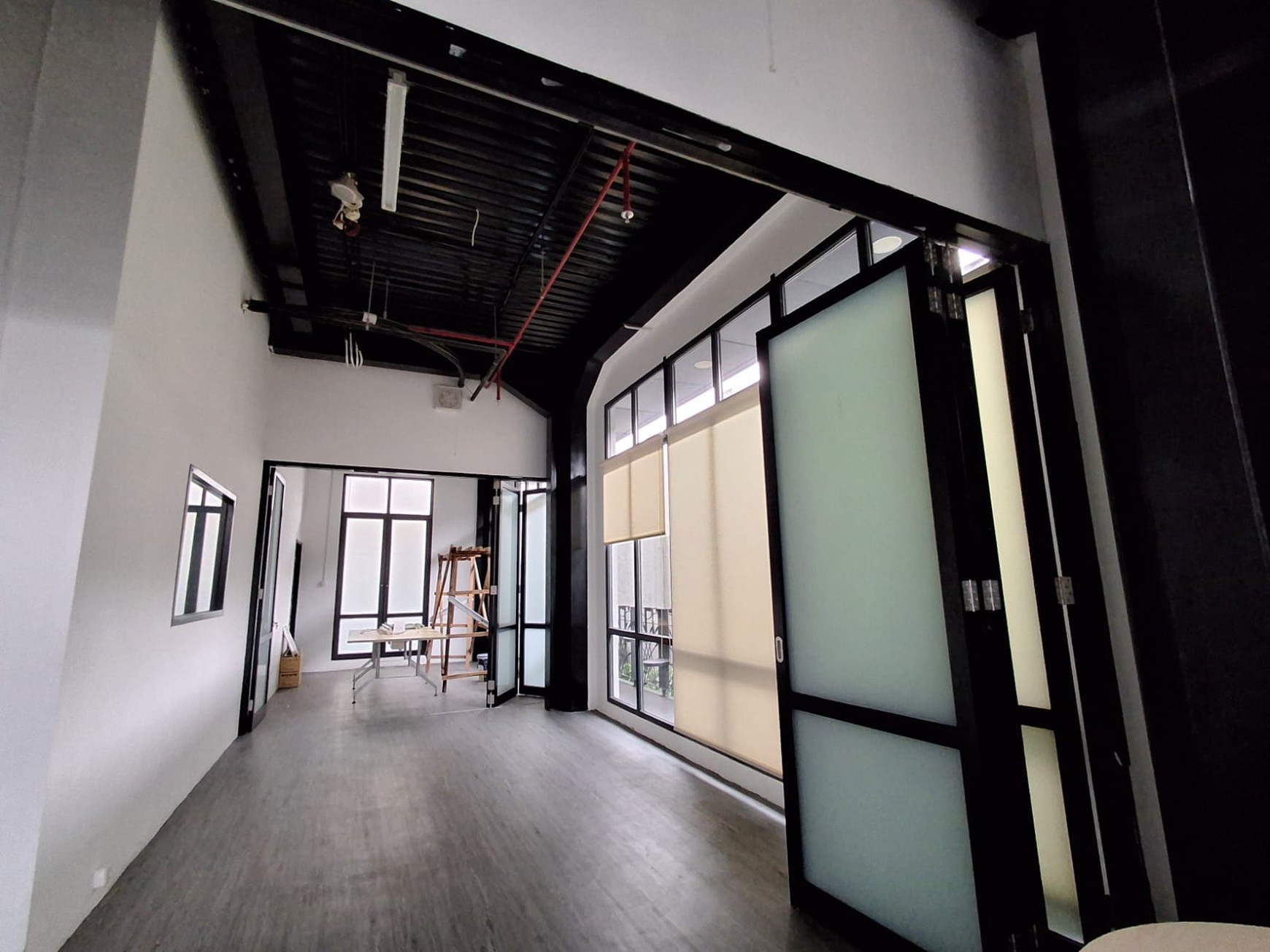 DIJUAL GEDUNG KANTOR 5 Lantai DI Lebak Bulus - Jakarta Selatan Kondisi Prima