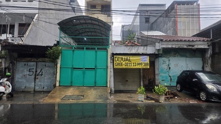 Rumah Tua Jembatan Lima, Jalan Raya, cocok untuk Kost2an