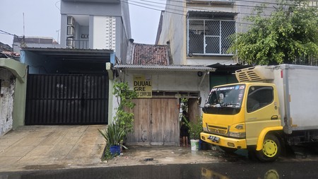 Rumah Tua Jembatan Lima, Jalan Raya, cocok untuk Kost2an