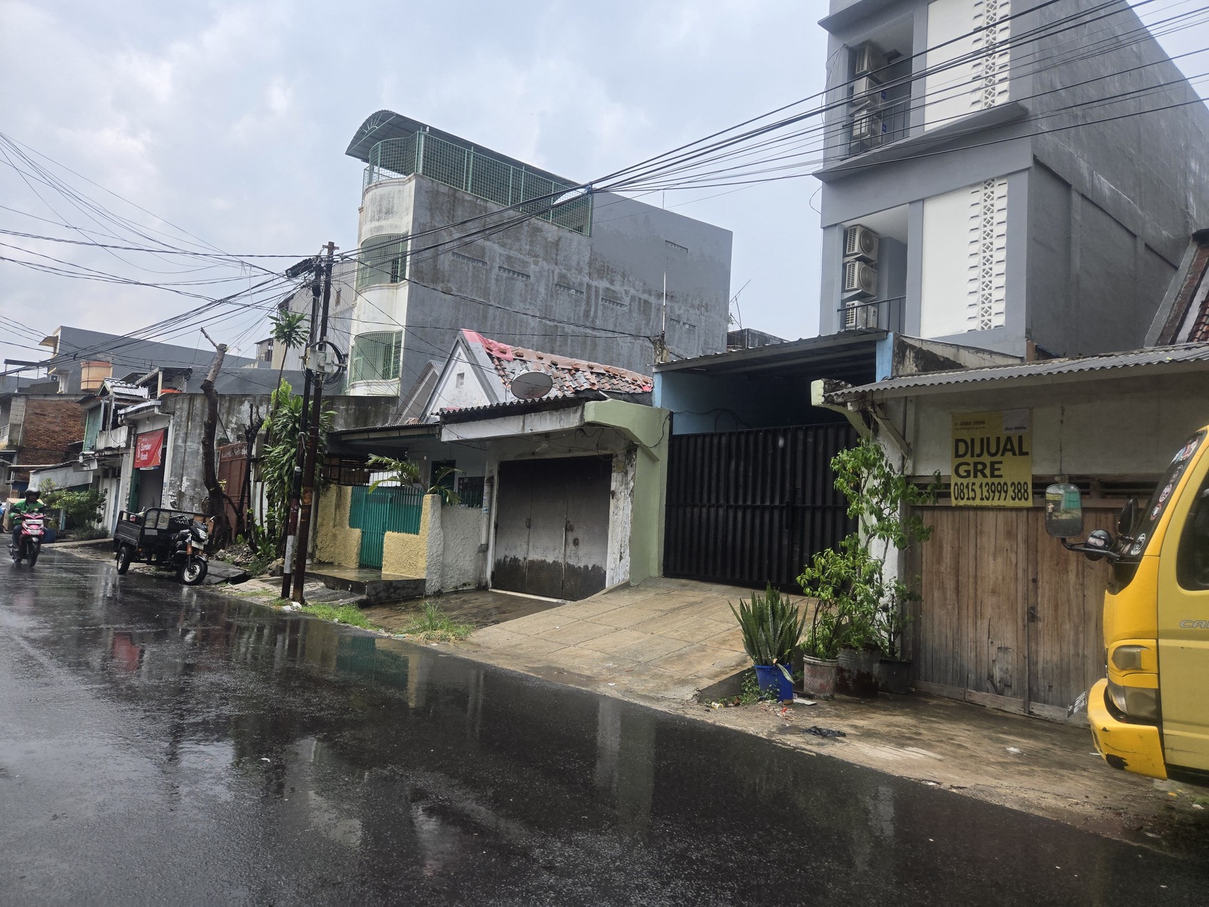 Rumah Tua Jembatan Lima, Jalan Raya, cocok untuk Kost2an