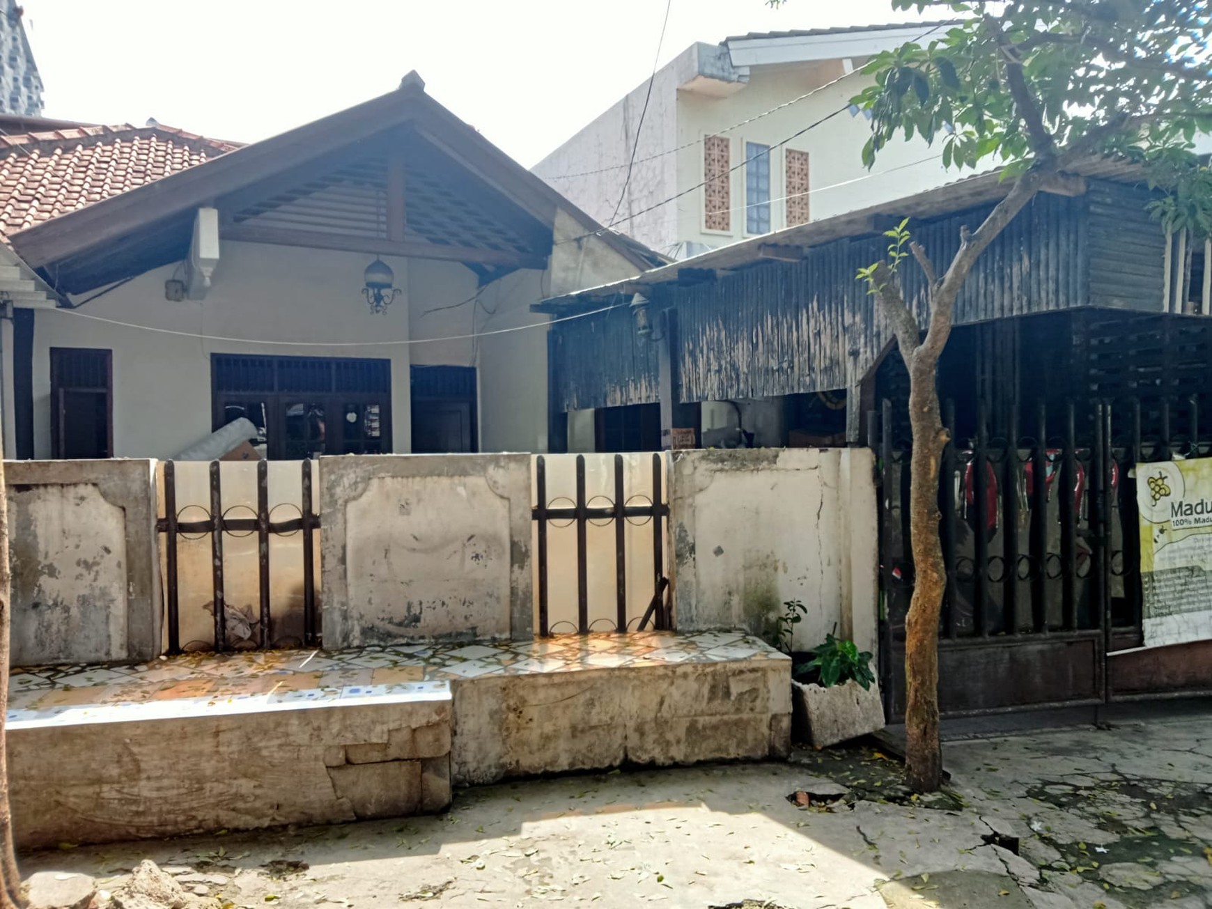 Rumah Hitung Tanah Di Jl Adiaksa Cilandak Lebak Bulus