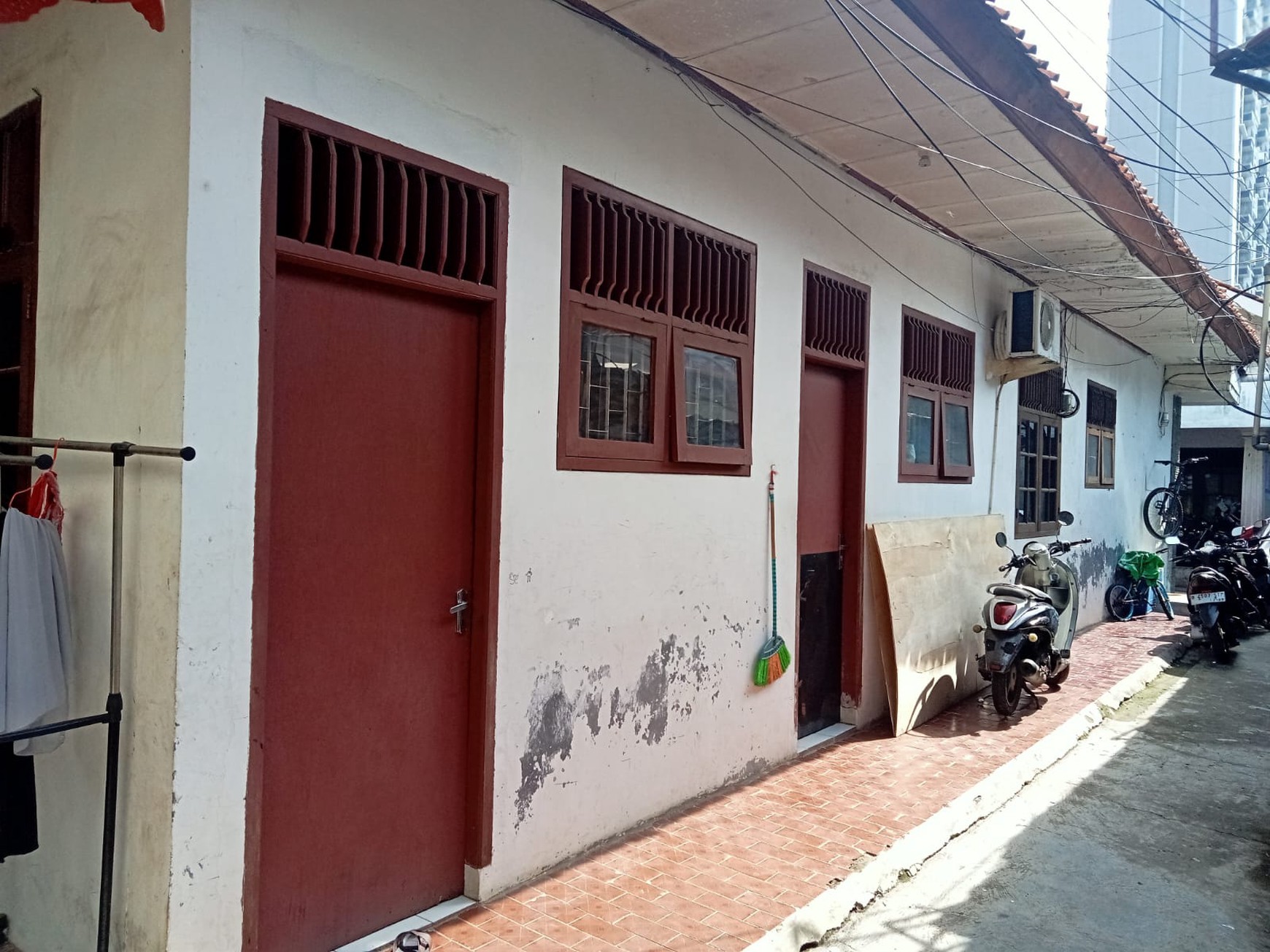 Rumah Hitung Tanah Di Jl Adiaksa Cilandak Lebak Bulus