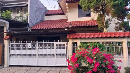 Rumah Asri dan Nyaman di Jl. Pinang Perak Pondok Indah