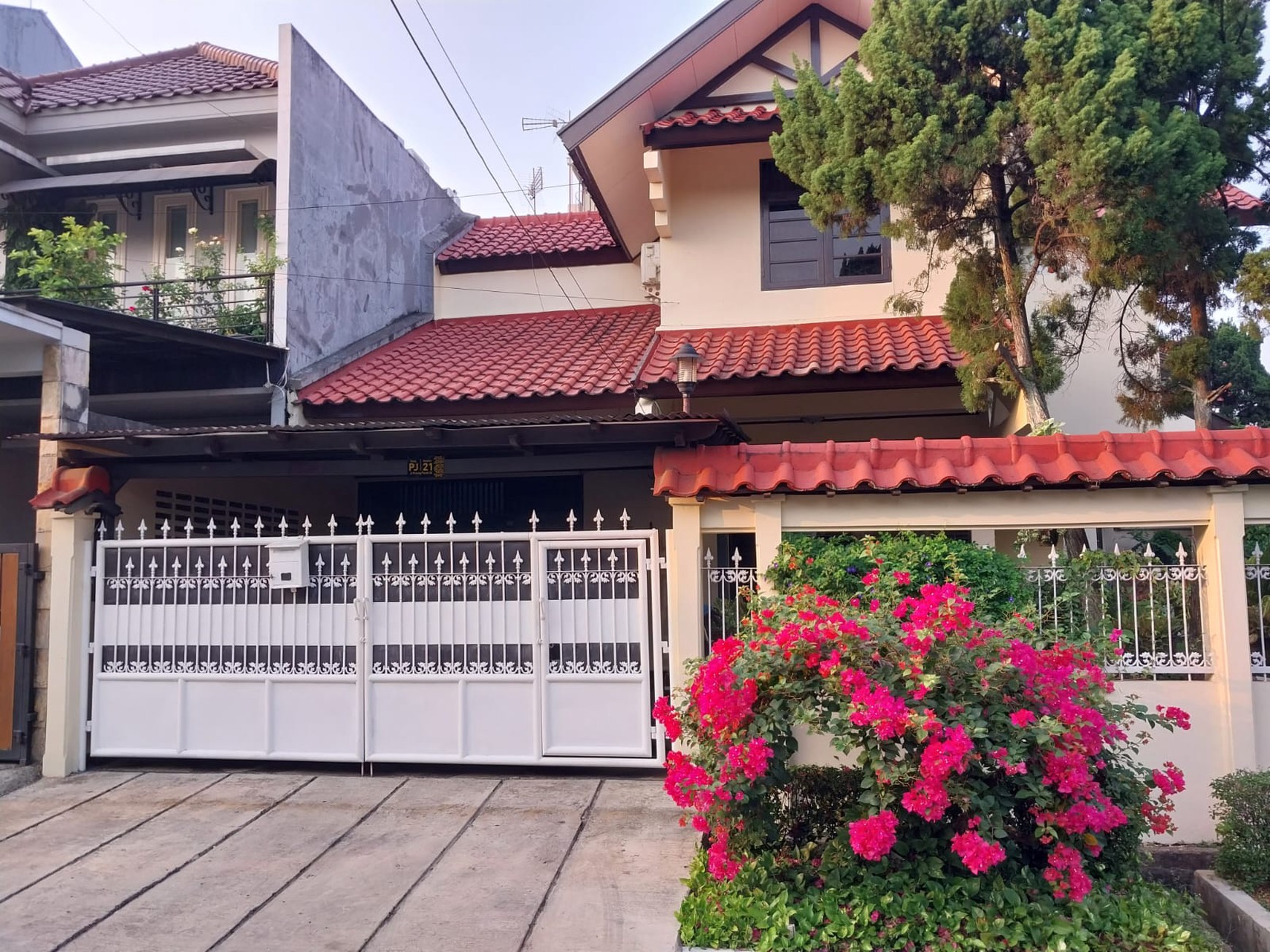 Rumah Asri dan Nyaman di Jl. Pinang Perak Pondok Indah