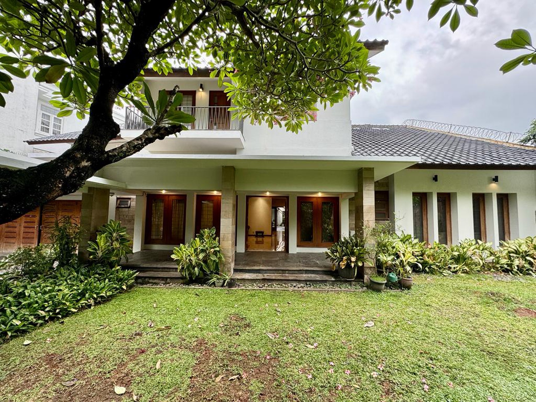 Rumah Bagus Di Jl Darmawangsa Kebayoran Baru Jakarta Selatan