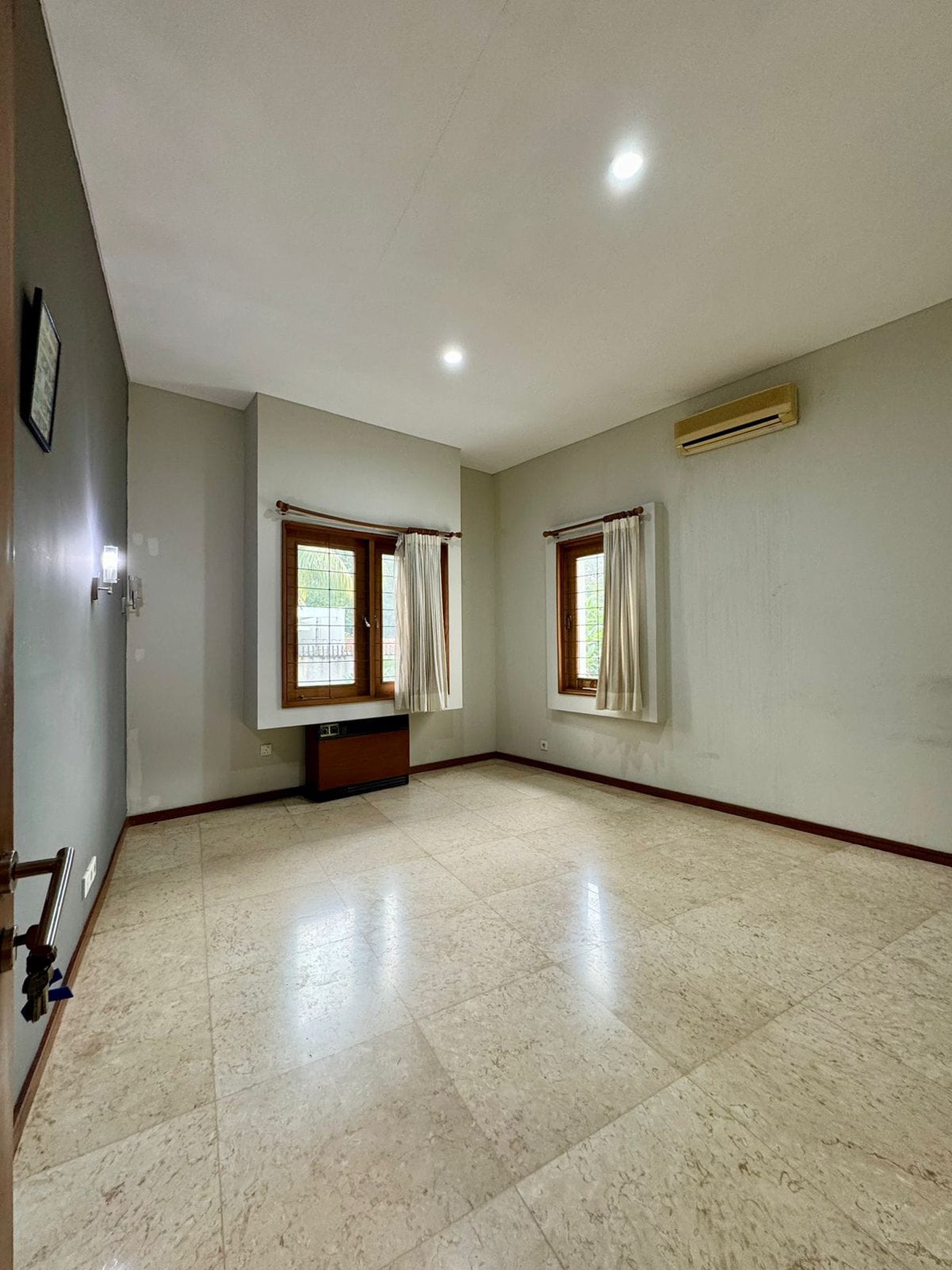 Rumah Bagus Di Jl Darmawangsa Kebayoran Baru Jakarta Selatan