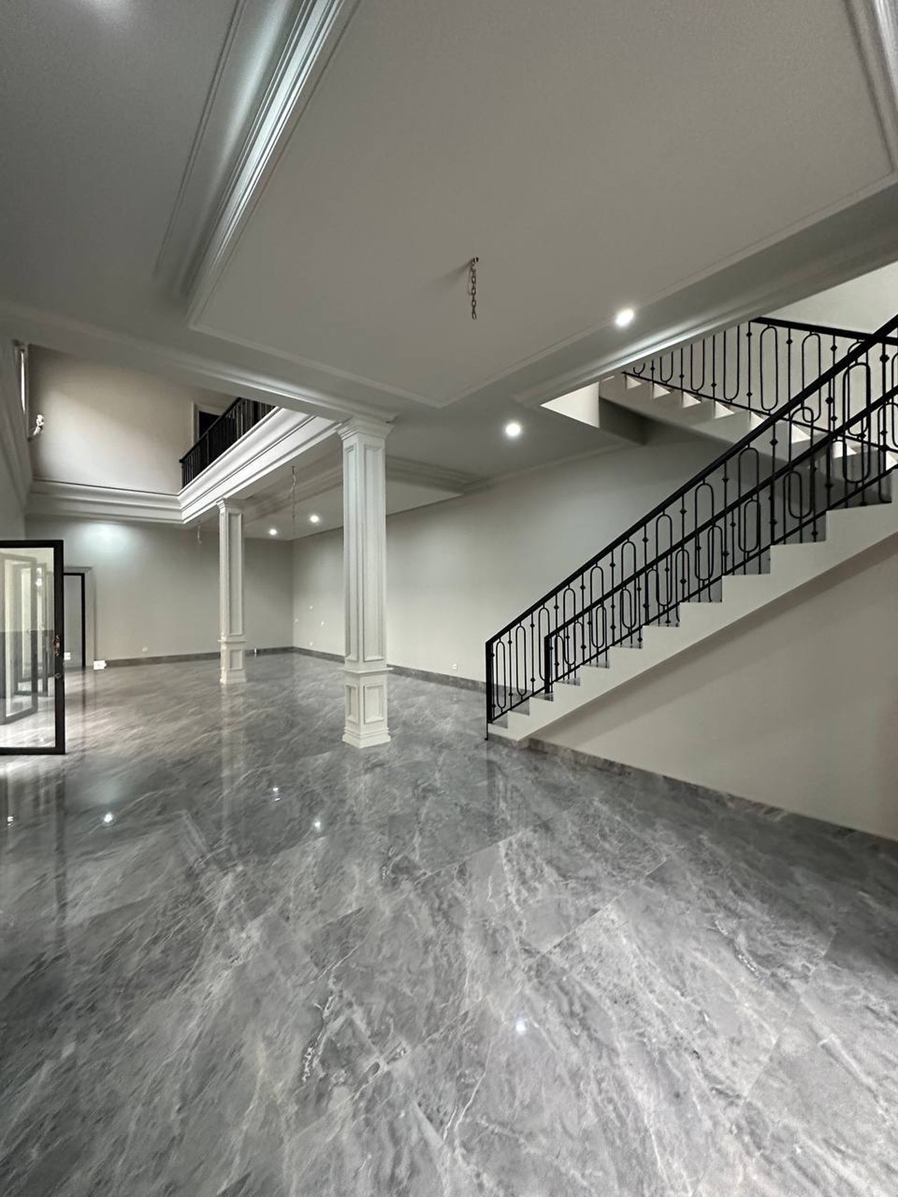 Rumah Kokoh 2 Lantai, Rapi Siap Huni di Kota Wisata Cibubur 