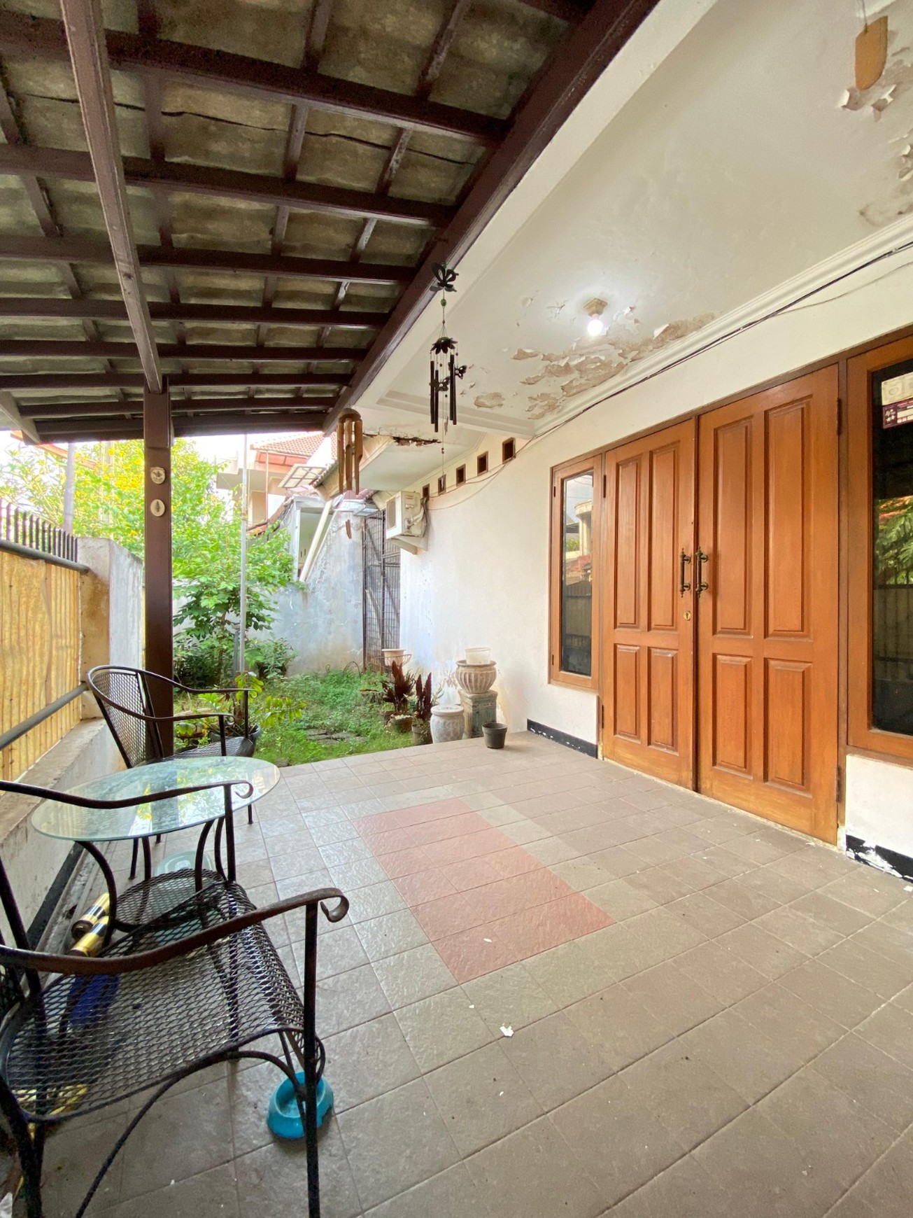 Rumah Murah 2 Lantai Dengan 5 Kamar Tidur Dalam Komplek Strategis di Cinere