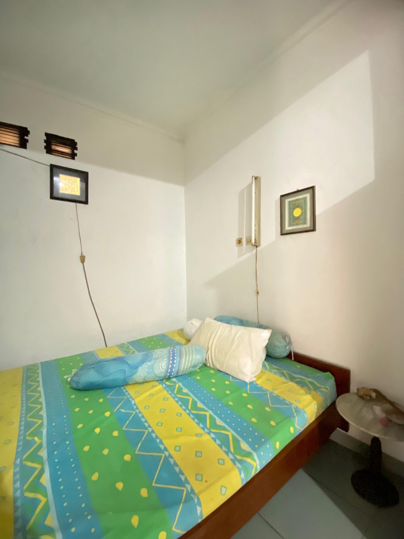 Rumah Murah 2 Lantai Dengan 5 Kamar Tidur Dalam Komplek Strategis di Cinere