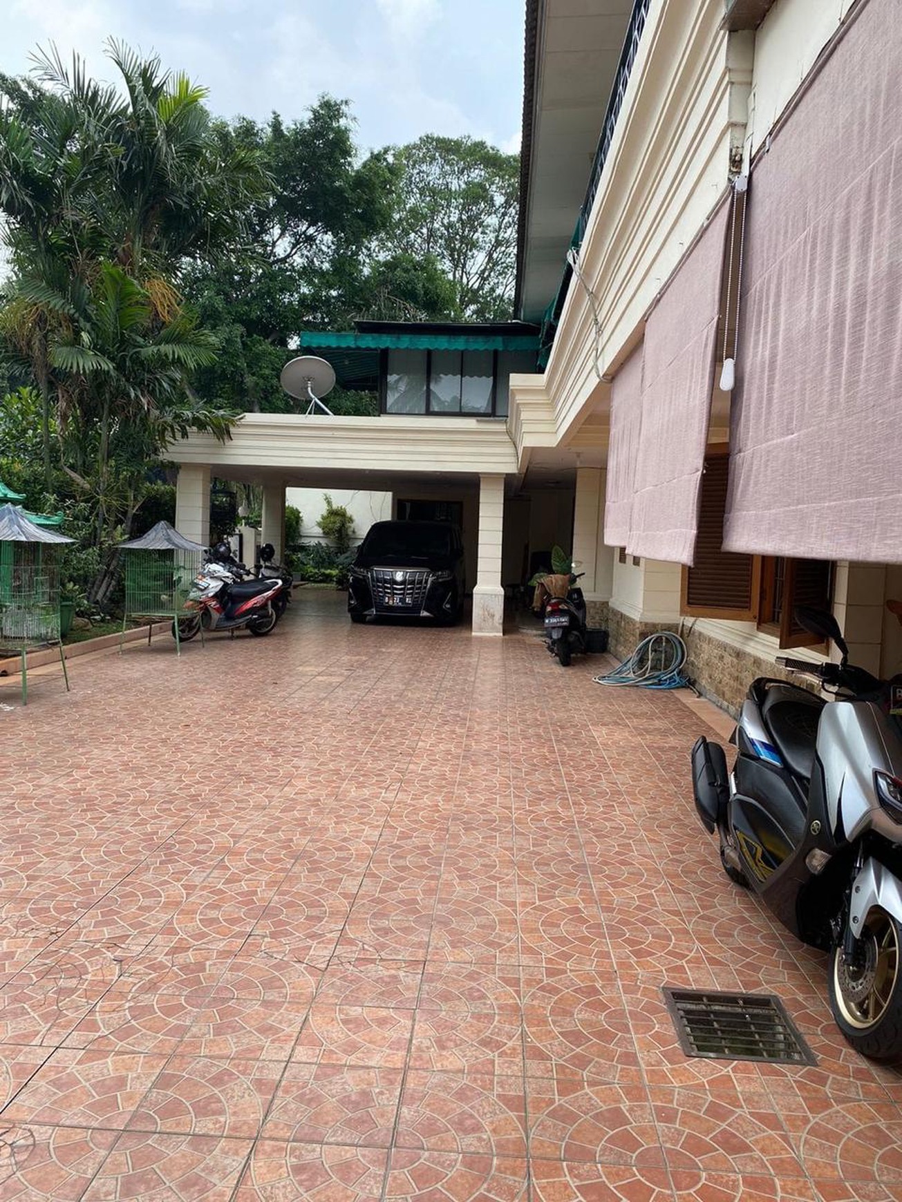 Rumah Bagus Di Bukit Hijau Pondok Indah Jakarta Selatan