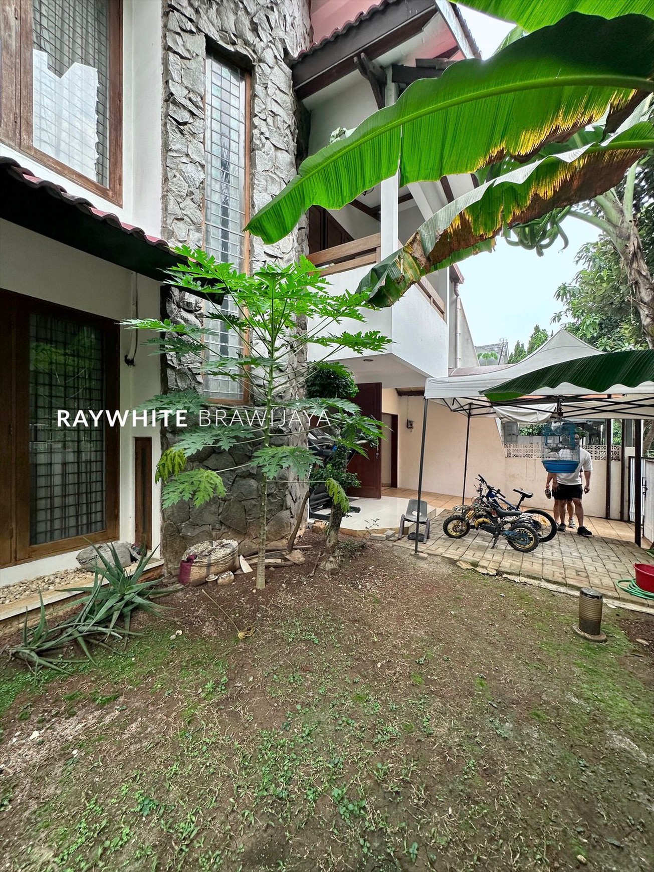 Rumah Siap Huni Dalam Kompleks Bona Indah