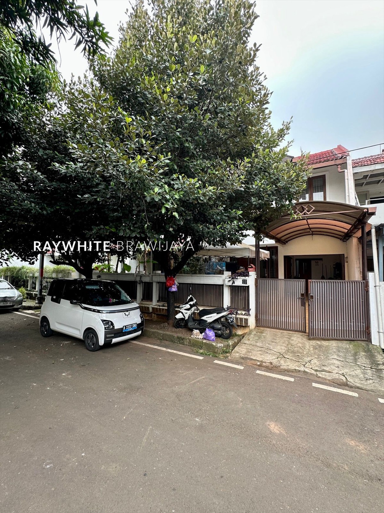 Rumah Siap Huni Dalam Kompleks Bona Indah