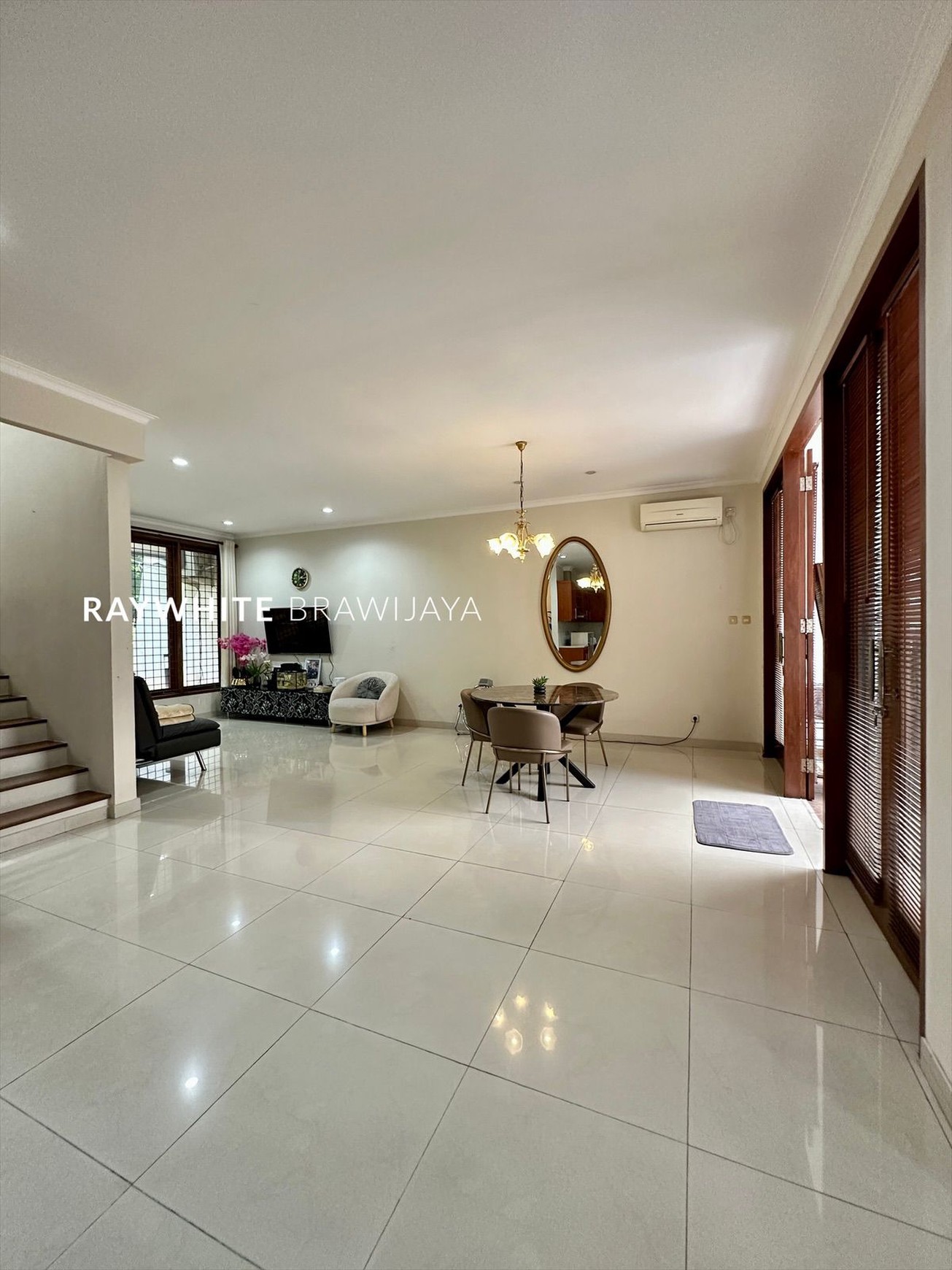 Rumah Siap Huni Dalam Kompleks Bona Indah