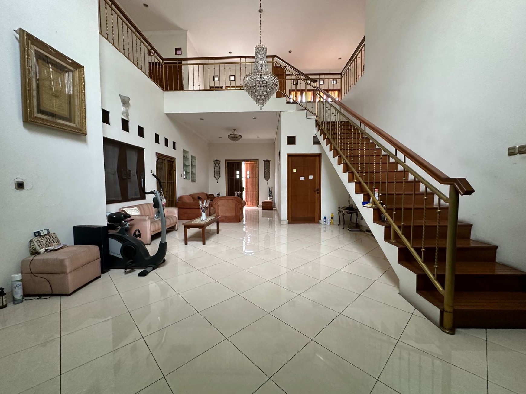 Rumah Siap Huni 2 lantai di Komplek Permata Hijau II