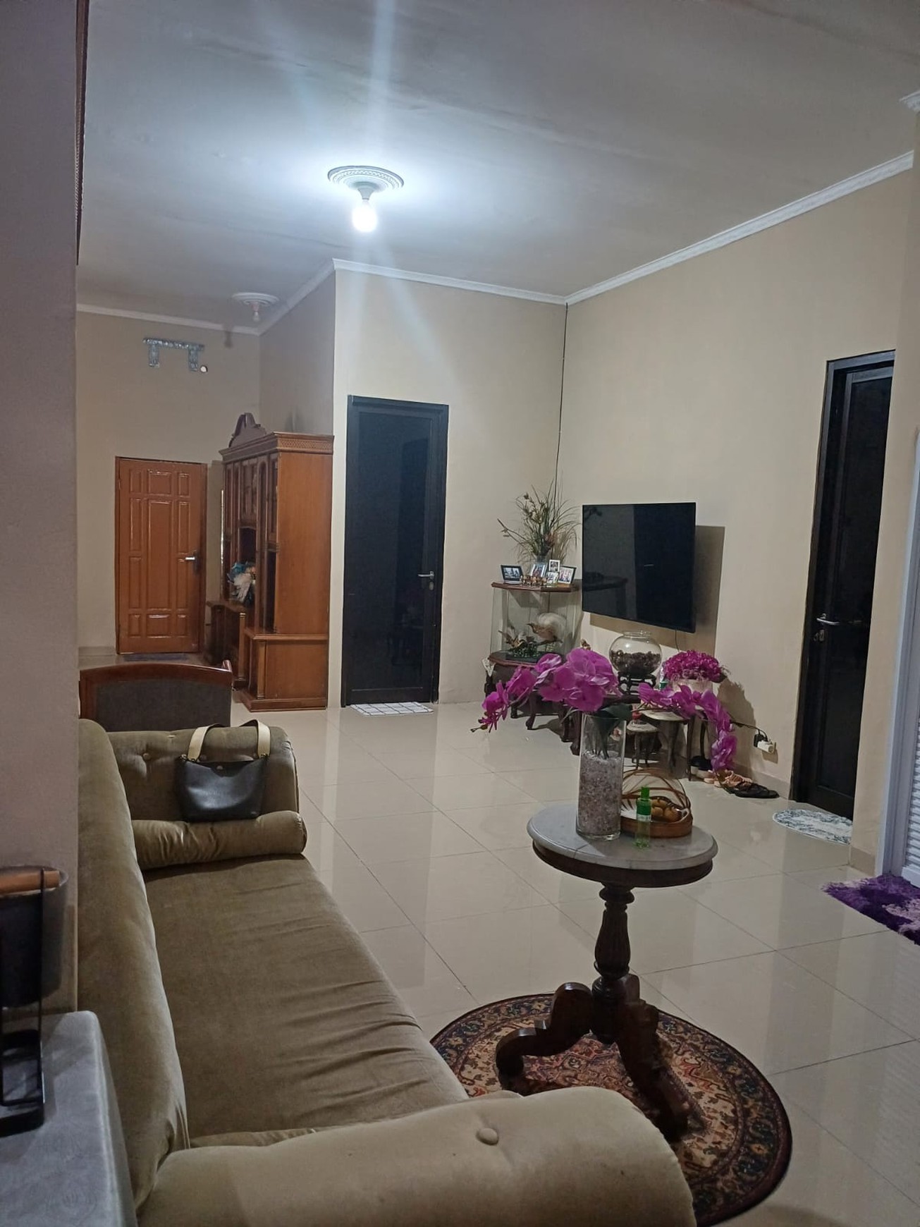 Rumah HOOK Full Furnished Siap Huni dengan Hunian Nyaman dan Asri di Ciputat
