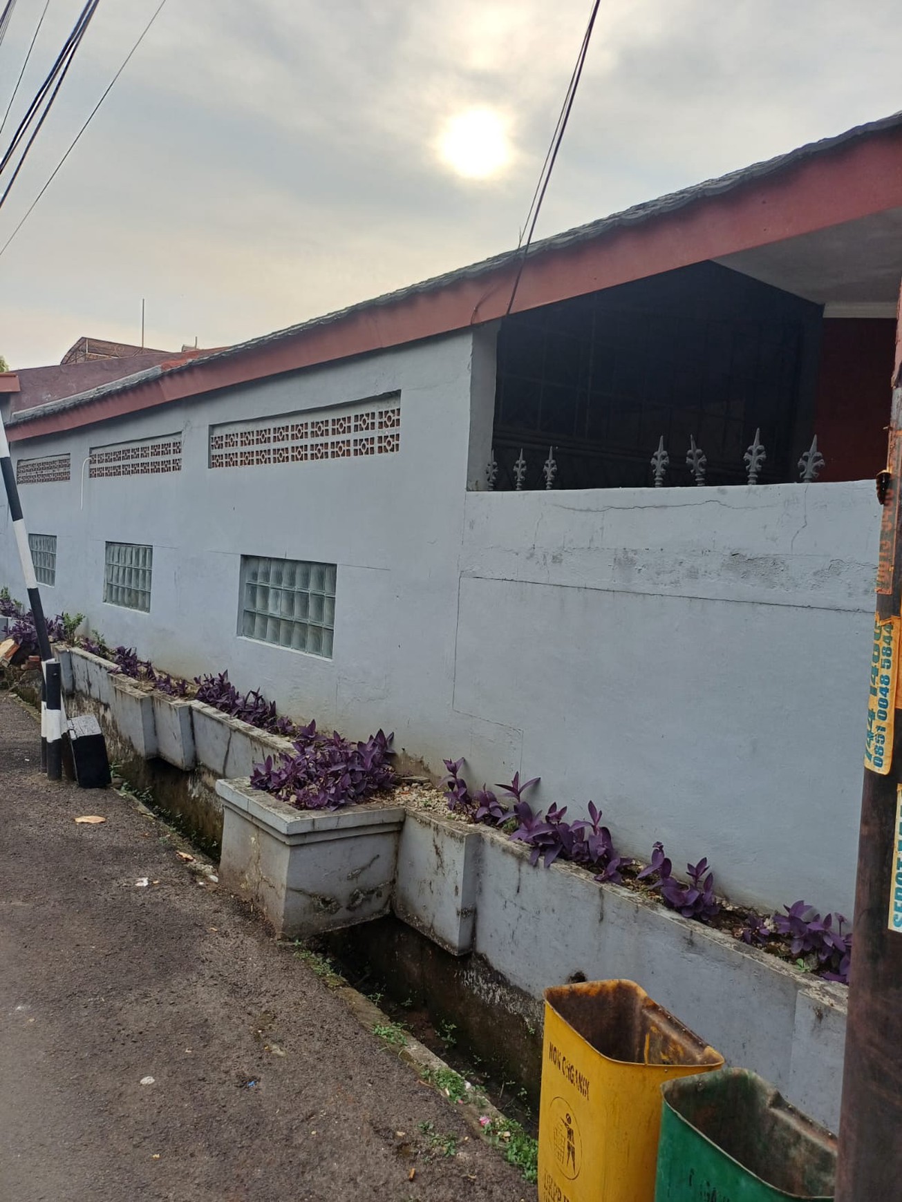 Rumah HOOK Full Furnished Siap Huni dengan Hunian Nyaman dan Asri di Ciputat