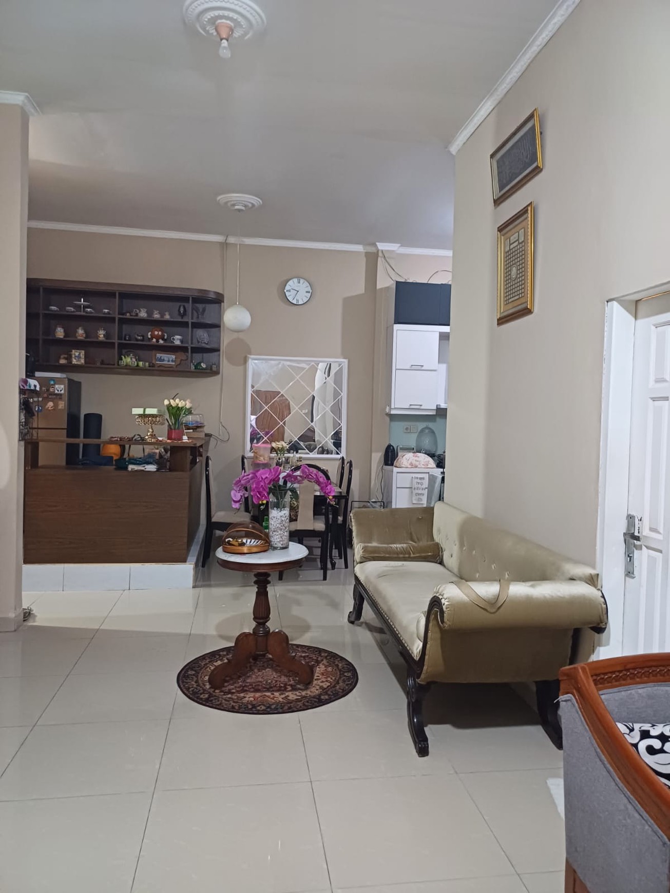 Rumah HOOK Full Furnished Siap Huni dengan Hunian Nyaman dan Asri di Ciputat