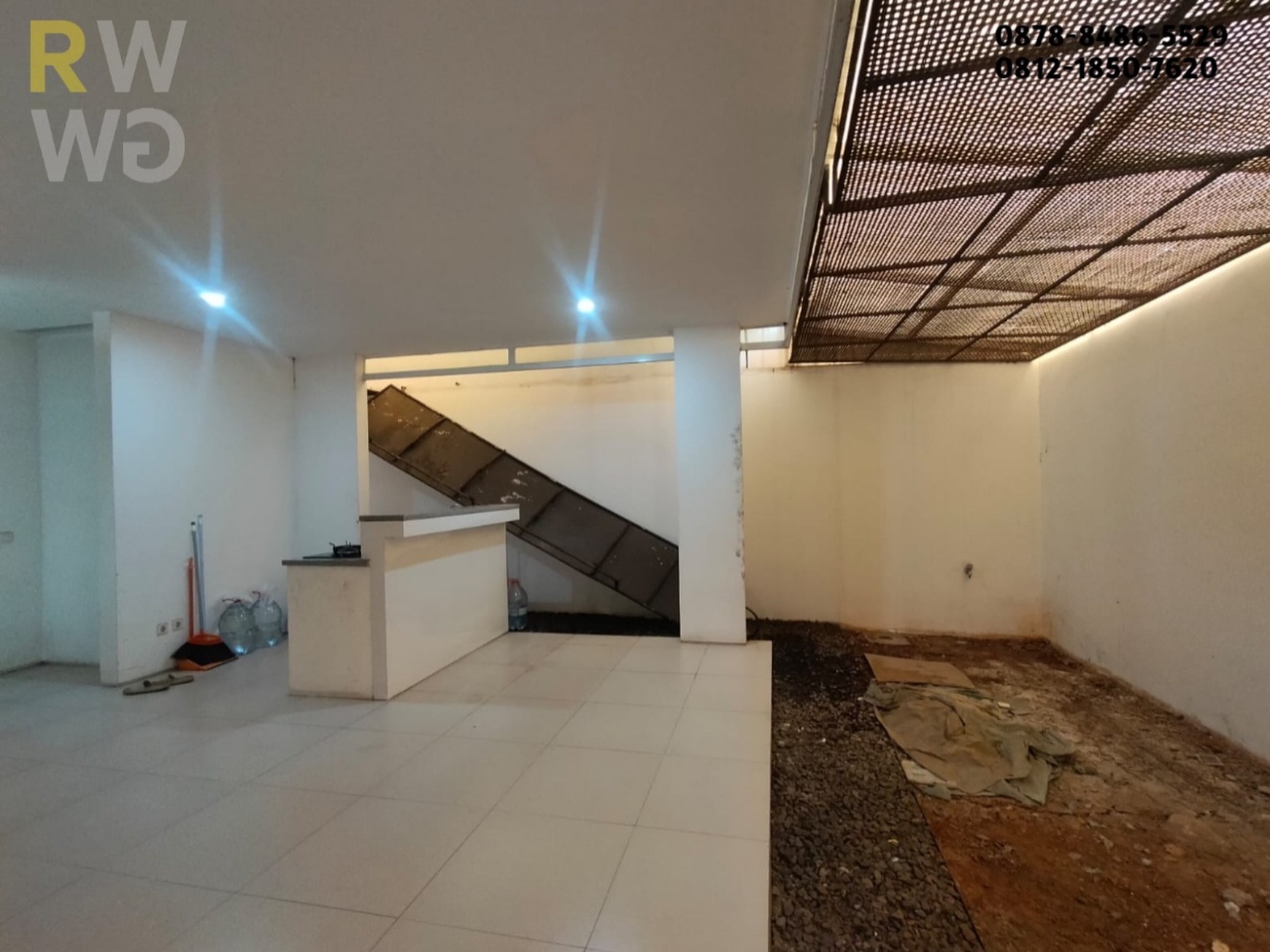 Di Jual Rumah di Vida Bekasi - Desain Andra Matin, 2 Lantai, Strategis & Eksklusif!