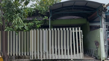 Dijual Rumah 2 lantai di Darmo Indah Barat Surabaya