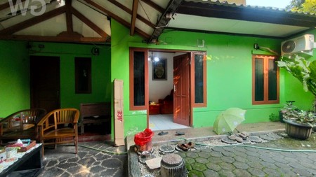  Di Jual Rumah di Dukuh Zamrud - Luas, Asri & Strategis, Cocok untuk Keluarga Besar!