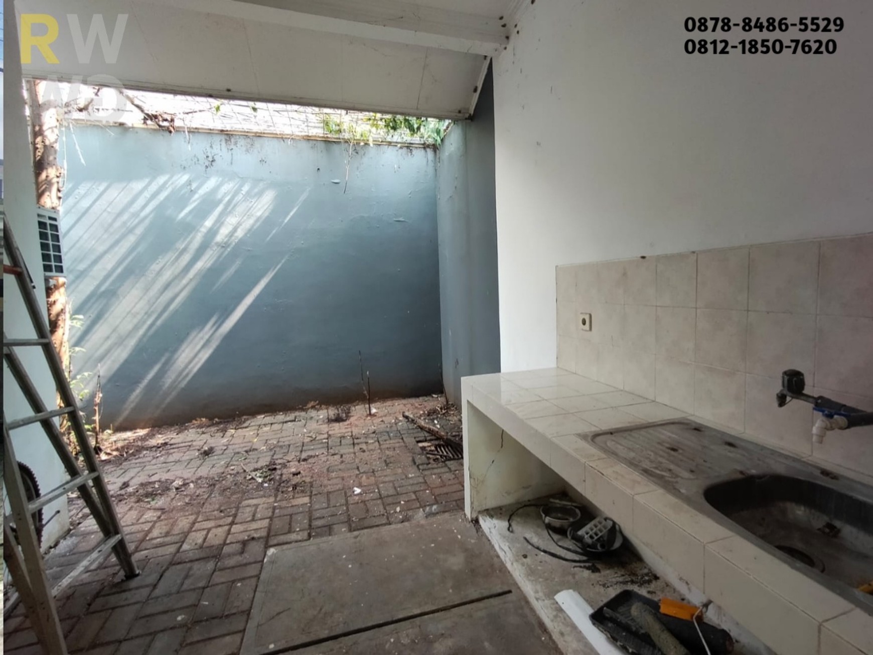 Disewakan Rumah Minimalis di Grand Wisata - Strategis Dekat Go!Wet, Mall & Ruko Garden
