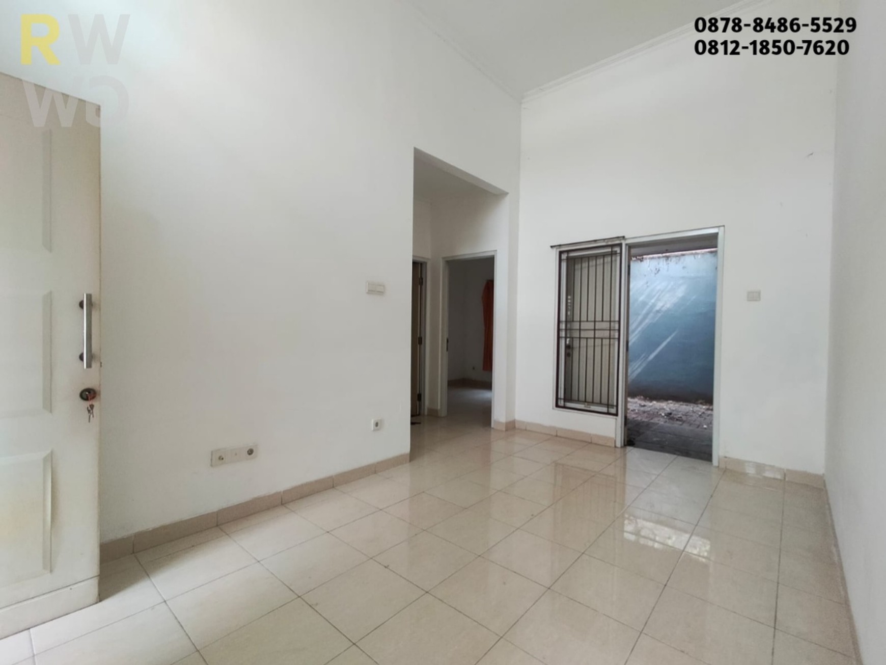 Disewakan Rumah Minimalis di Grand Wisata - Strategis Dekat Go!Wet, Mall & Ruko Garden