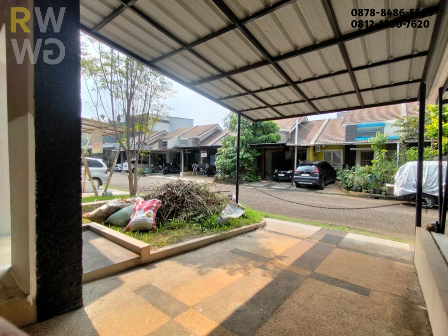 Disewakan Rumah Minimalis di Grand Wisata - Strategis Dekat Go!Wet, Mall & Ruko Garden