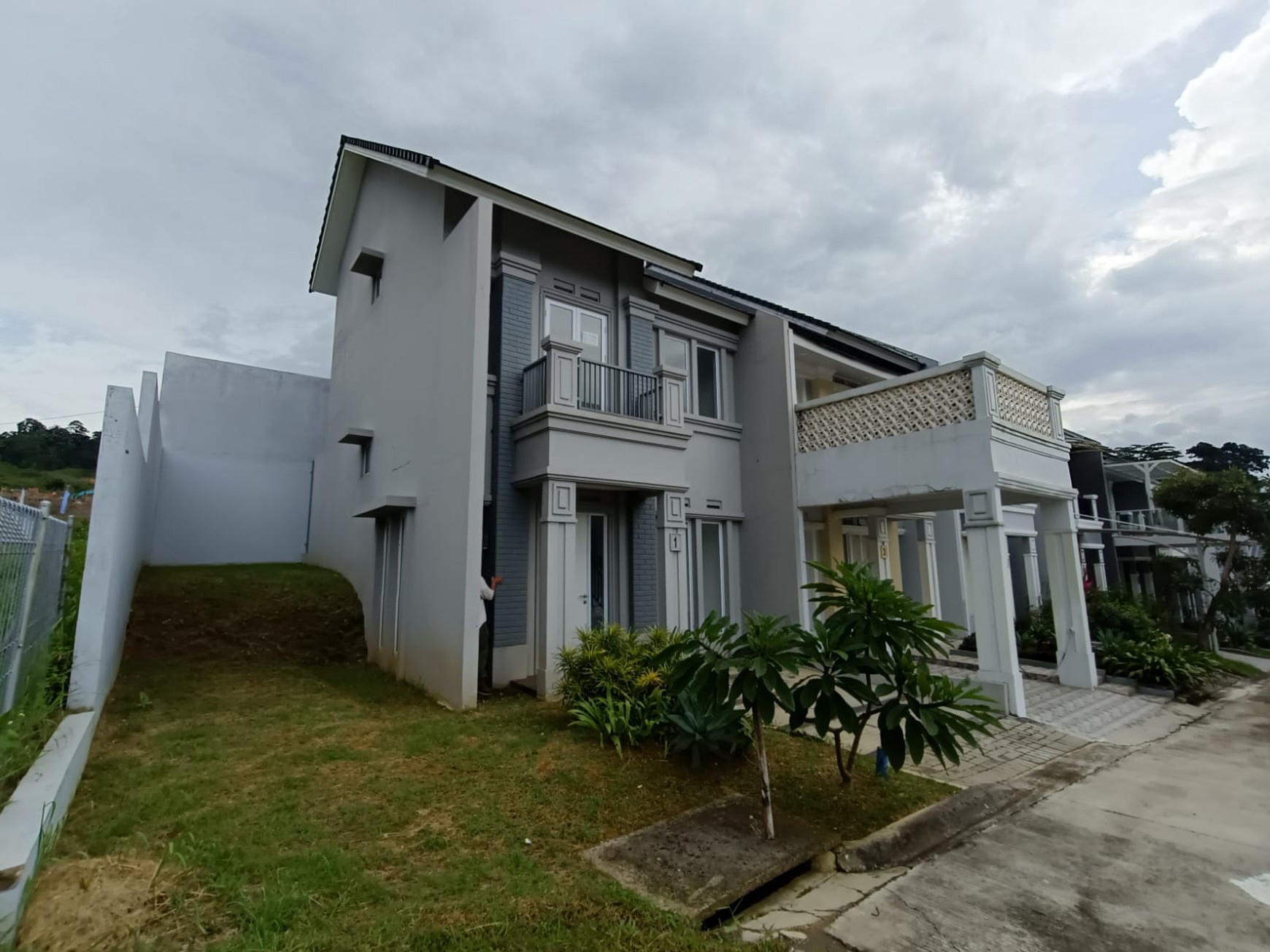 Rumah Bagus Di Sentul City, Cluster Green Mountain Bogor