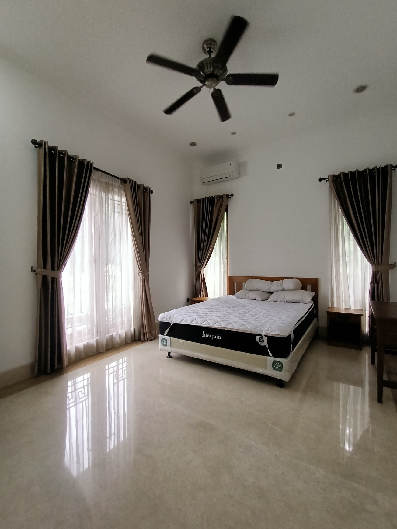 Bigl House di Area yang Tenang dan Nyaman dan strategis, Menteng Jakarta pusat 